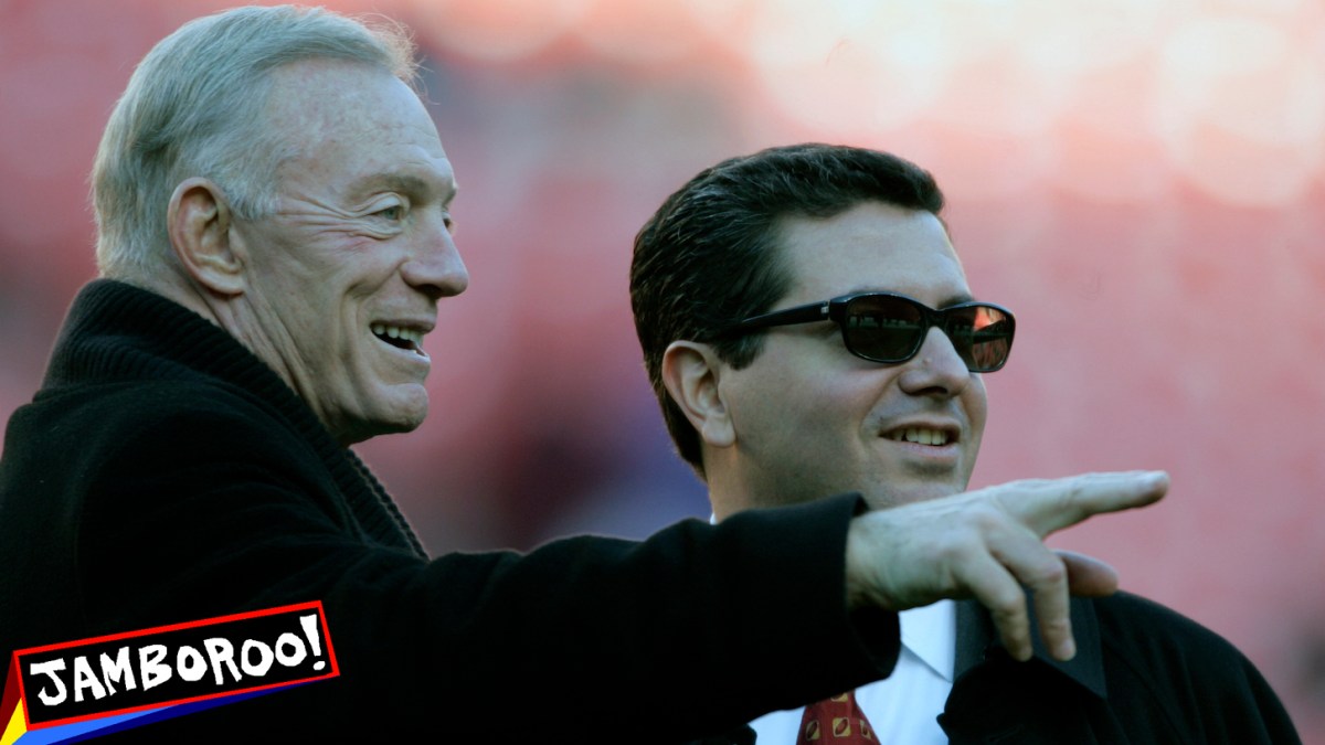 -Skins19 - 175541 - 12/18/2005 - Photo by John McDonnell - Landover MD - Redskins host the Dallas Cowboys. L to R - Cowboys owner Jerry Jones and Redskins Owner Dan Snyder meet at midfield An hour before game time.