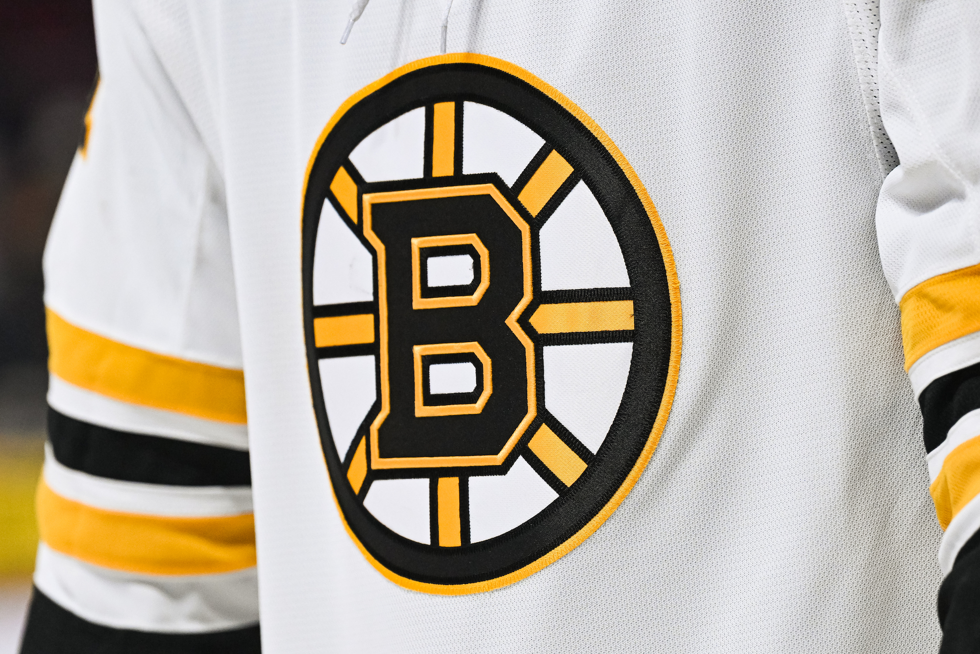 MONTREAL, QC - MARCH 21: View of a Boston Bruins logo on a jersey worn by a member of the team at warm-up before the Boston Bruins versus the Montreal Canadiens game on March 21, 2022 at Bell Centre in Montreal, QC (Photo by David Kirouac/Icon Sportswire)