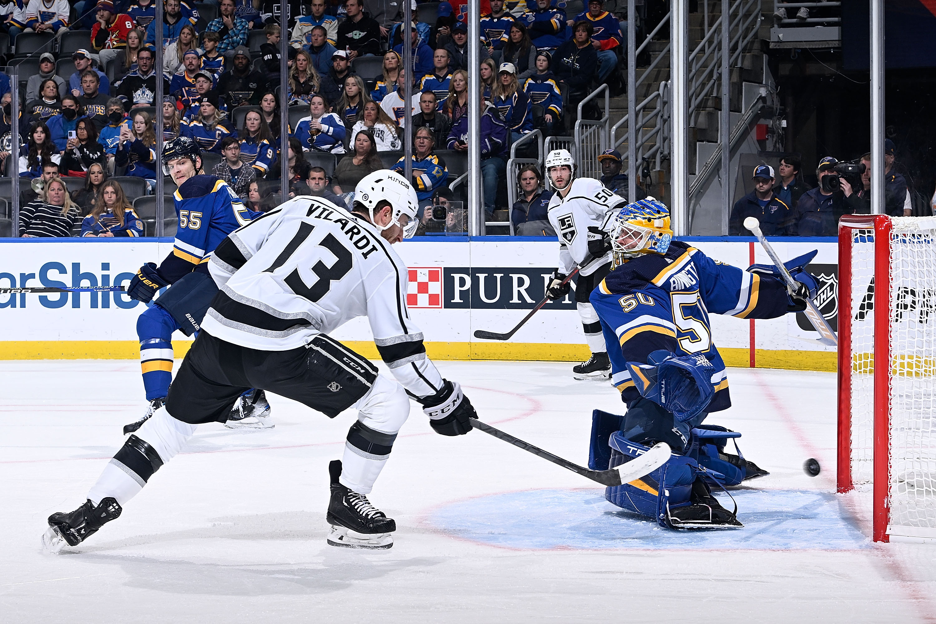 Gabriel Vilardi one-times a goal against Jordan Binnington