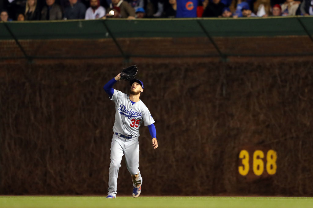 Cody Bellinger makes a catch at Wrigley Field