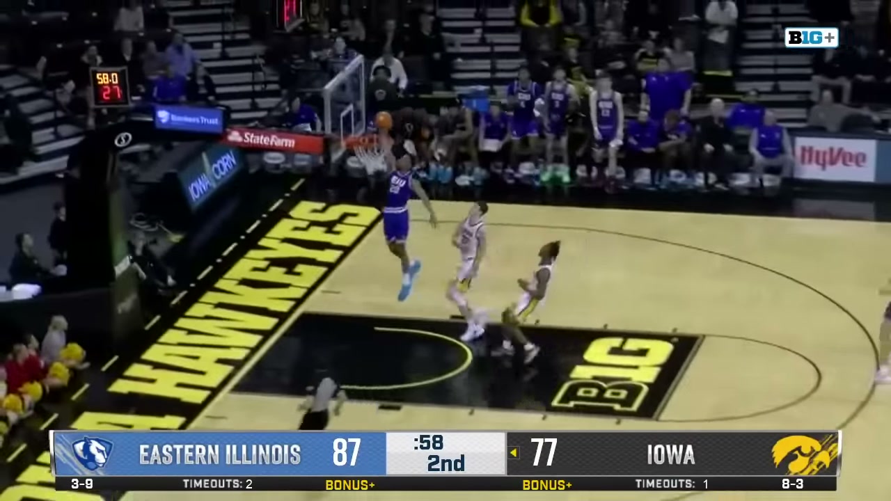 Eastern Illinois skies in for an easy dunk