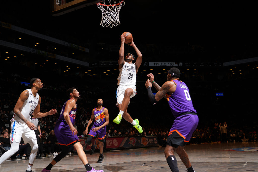 Cam Thomas gets a bucket
