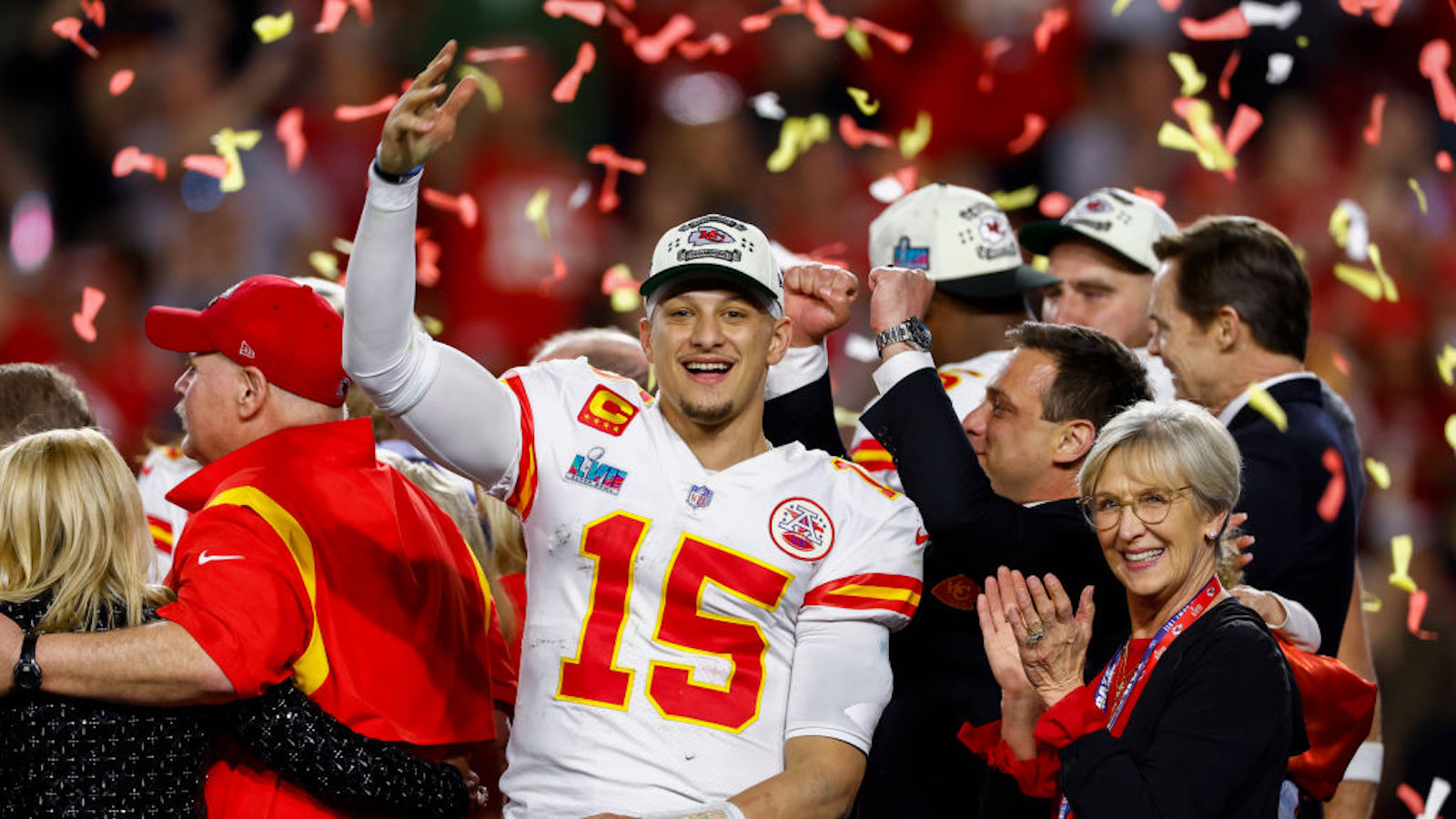 Patrick Mahomes celebrates