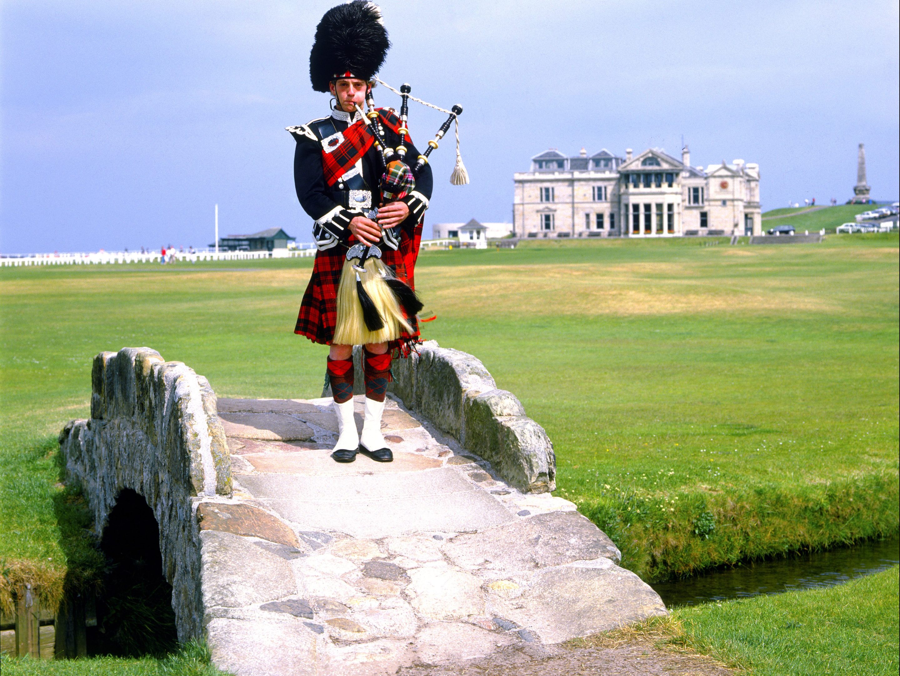Piper standing on Swilcan bridge at the St Andrews Golf Course on July 1987 in St Andrews,Scotland.