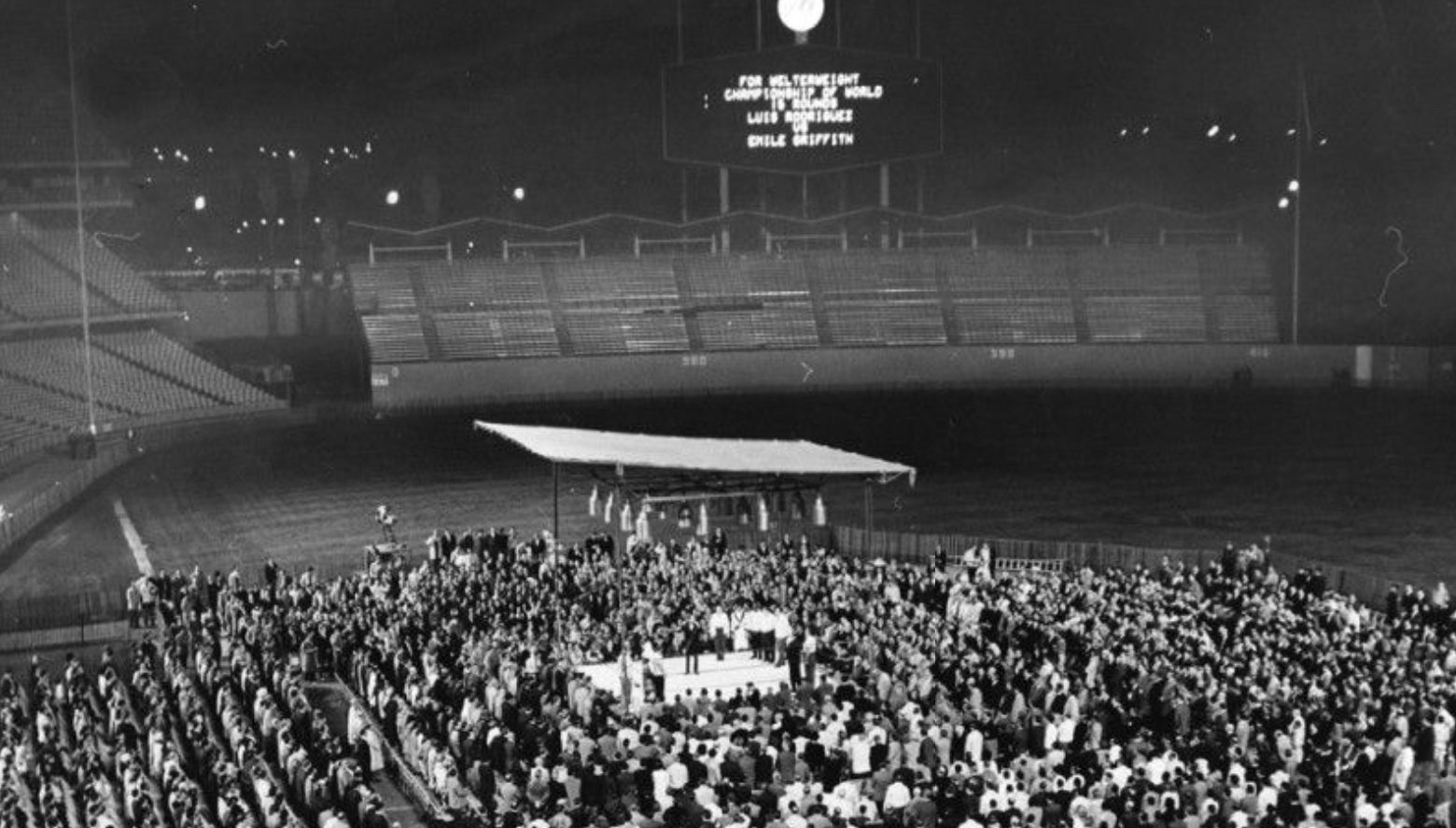 Dodger Stadium fight: Los Angeles man hospitalized after Dodgers-D