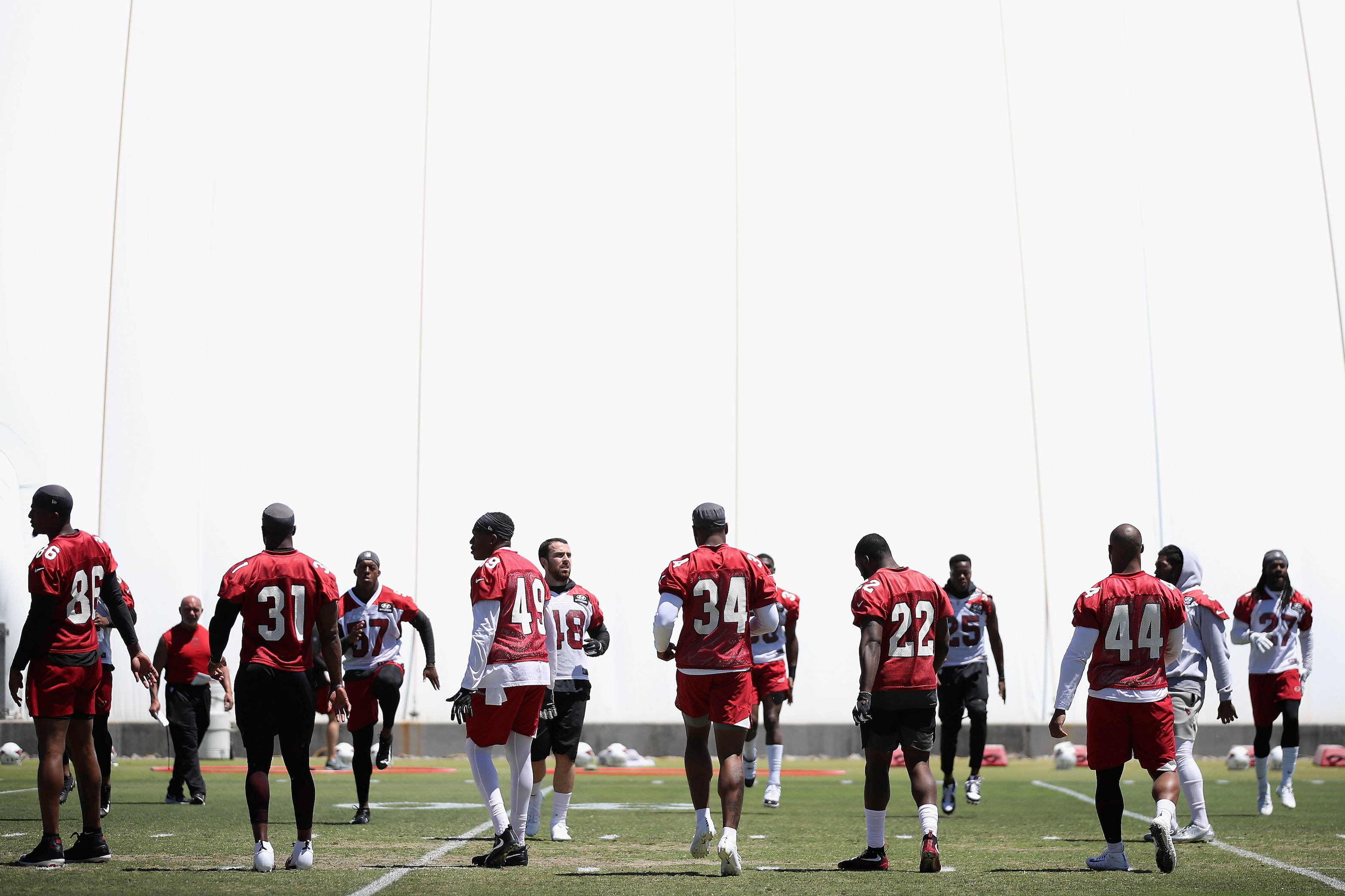 The Arizona Cardinals doing OTA's at the Dignity Health Arizona Cardinals Training Center. The NFLPA survey suggests that it "smells crazy in there."