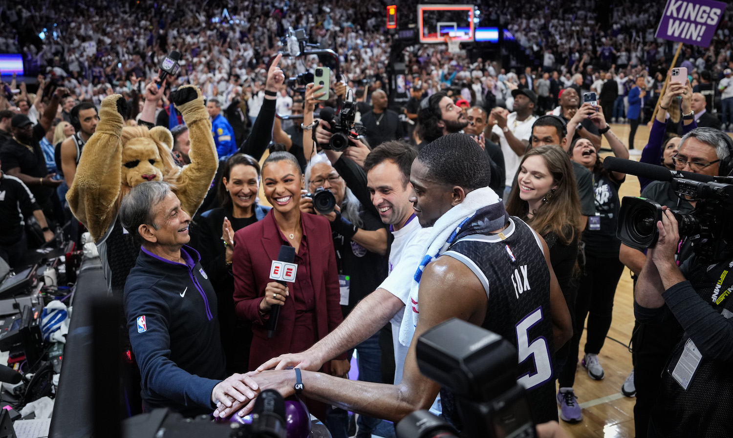 De'Aaron Fox #5 of the Sacramento Kings lights the beam after defeating the Golden State Warriors in Game One of the Western Conference First Round Playoffs at the Golden 1 Center on April 15, 2023 in Sacramento, California. NOTE TO USER: User expressly acknowledges and agrees that, by downloading and or using this photograph, User is consenting to the terms and conditions of the Getty Images License Agreement. (Photo by Loren Elliott/Getty Images)