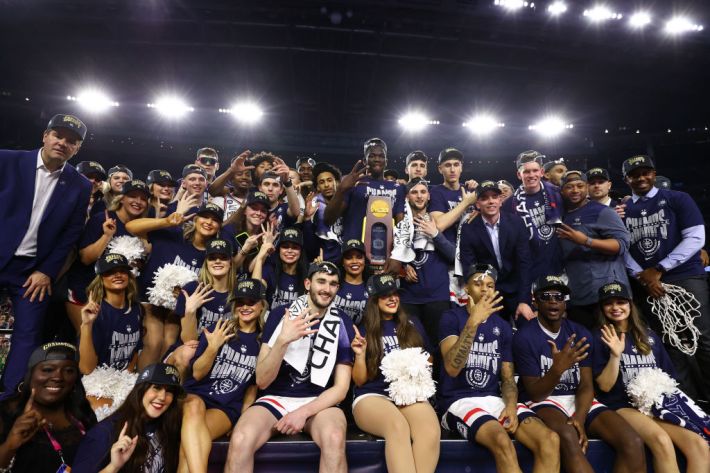 710 Uconn Huskies Fans Stock Photos, High-Res Pictures, and Images