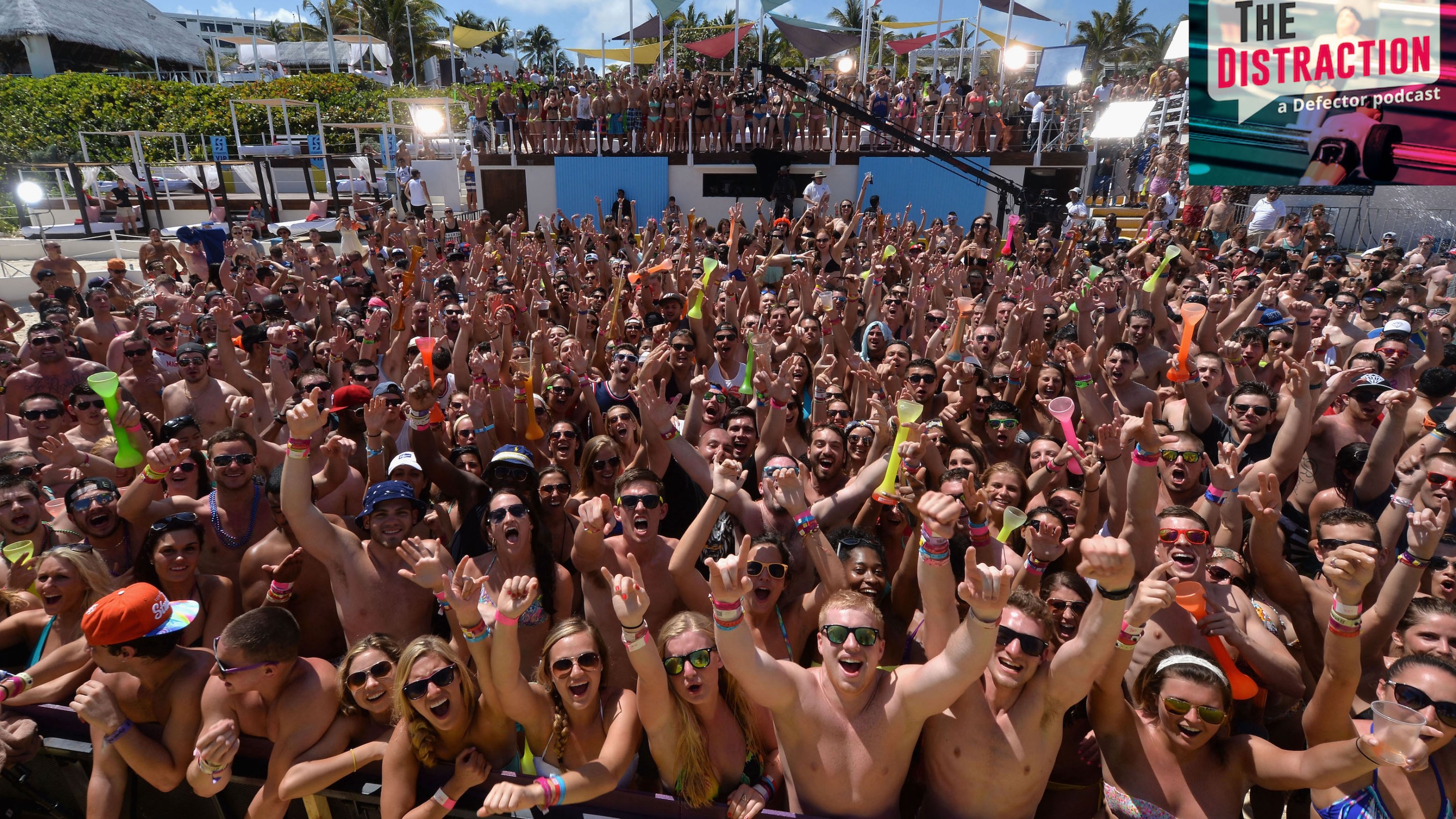 A photo of a bunch of people hooting and partying at the MTV Spring Break event in Cancun in 2014.