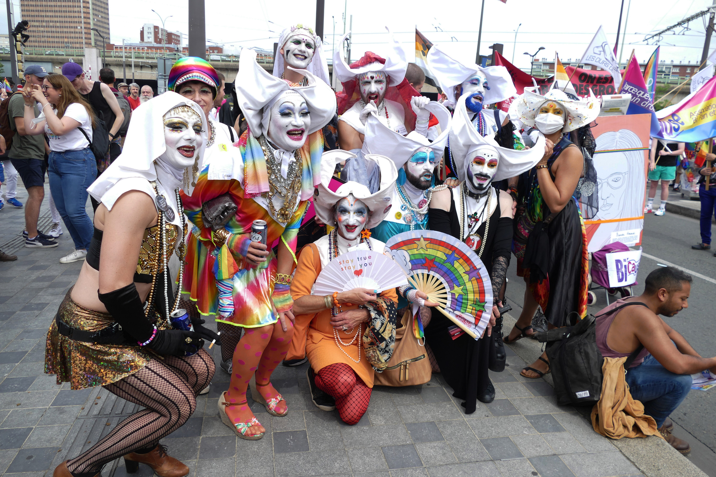 Members of The Sisters of Perpetual Indulgence pose at a pride event.