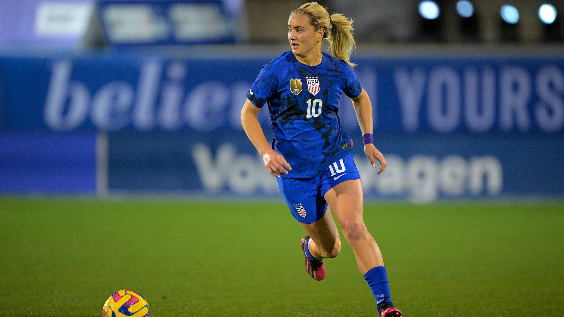 Lindsey Horan #10 of the United States dribbles the ball during a game between Brazil and USWNT at Toyota Stadium on February 22, 2023 in Frisco, Texas.