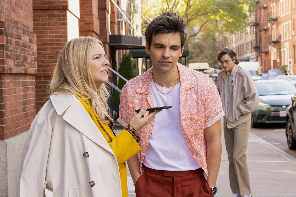 Helene Yorke and Drew Tarver in The Other Two