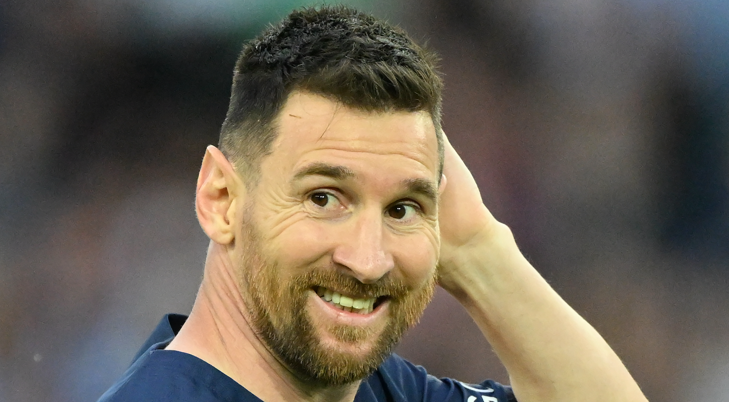 Lionel Messi grimacing