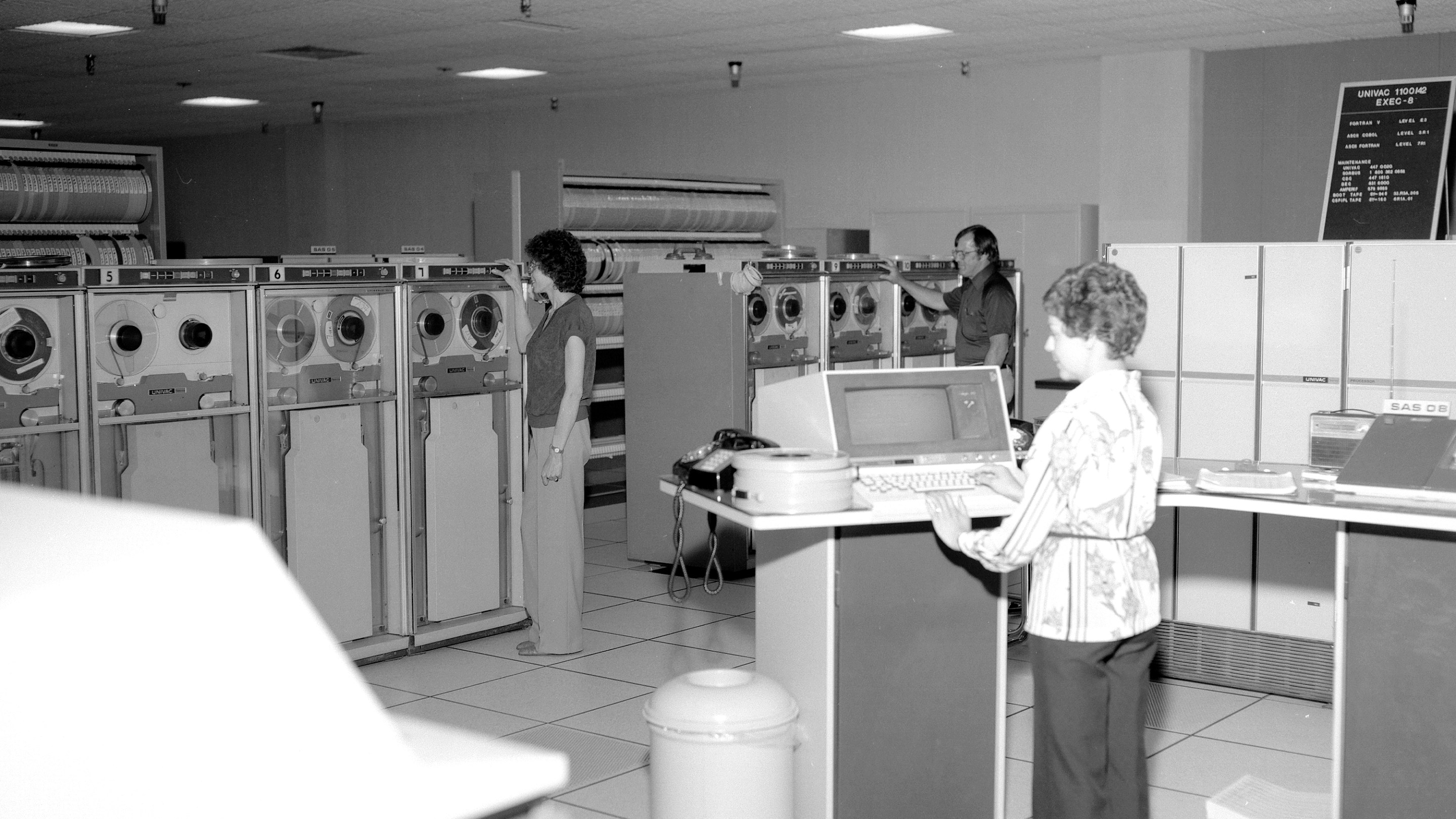 Computer room and workers ca. 1980. (Photo by: HUM Images/Universal Images Group via Getty Images)