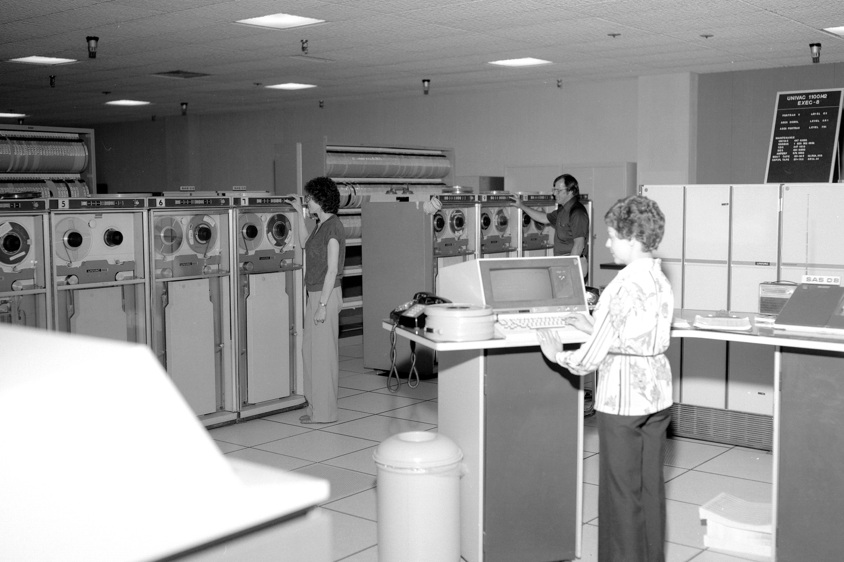Computer room and workers ca. 1980. (Photo by: HUM Images/Universal Images Group via Getty Images)