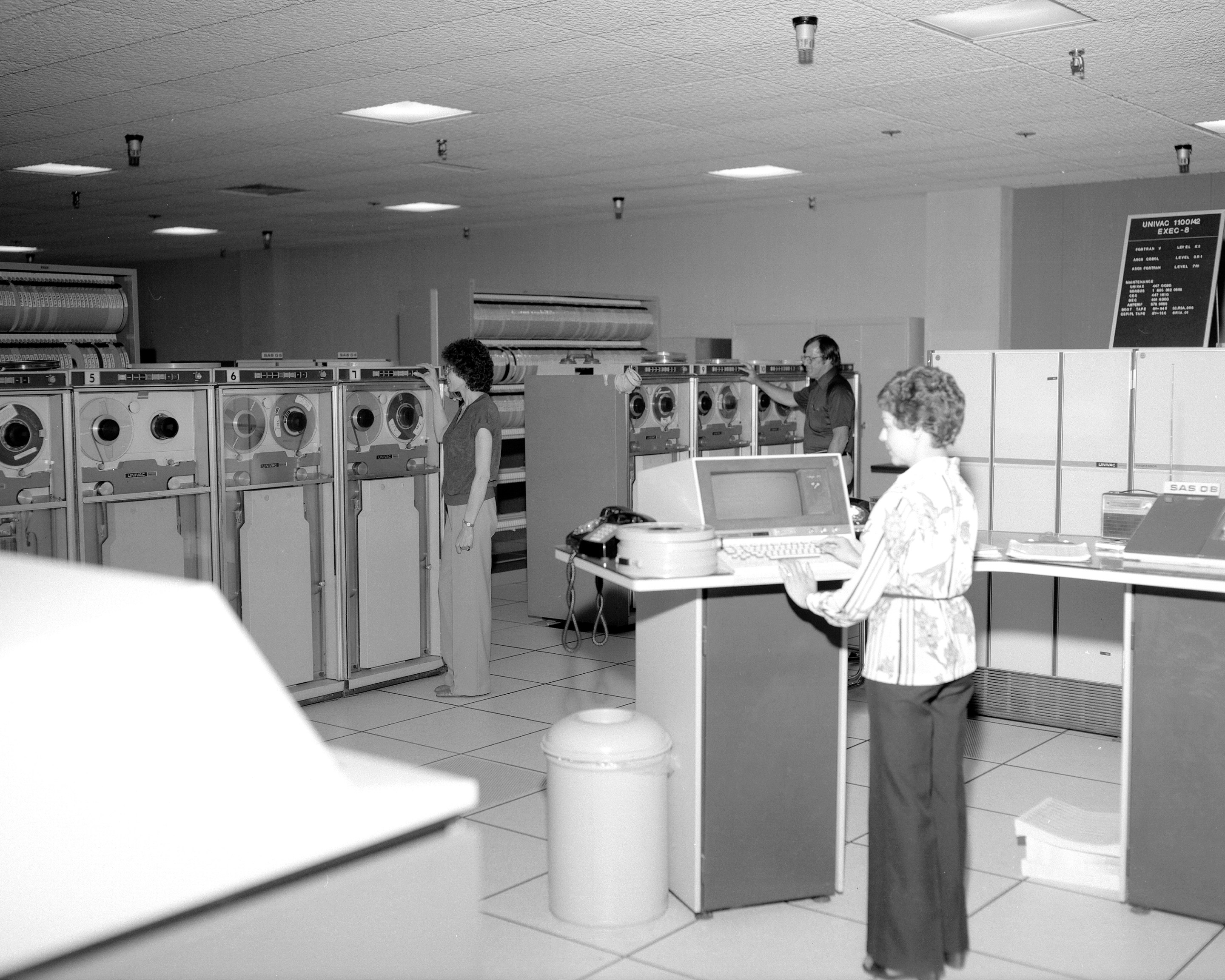Computer room and workers ca. 1980. (Photo by: HUM Images/Universal Images Group via Getty Images)