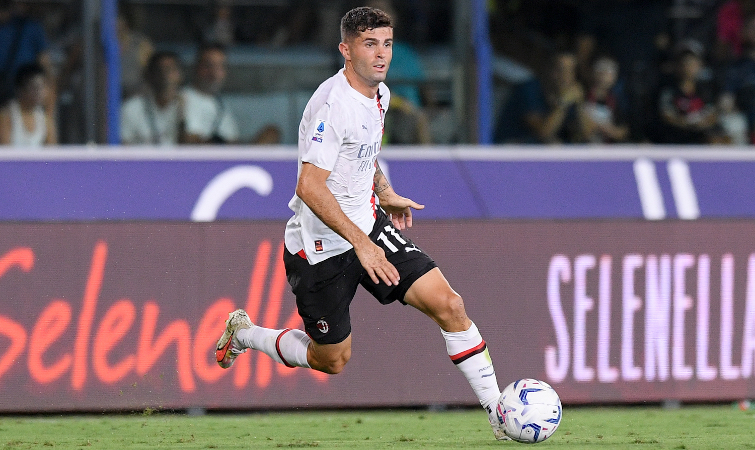 Christian Pulisic of AC Milan during the Serie A Tim match between Bologna FC and AC Milan at Stadio Renato Dall'Ara on August 21, 2023 in Rome, Italy. (Photo by Giuseppe Maffia/NurPhoto via Getty Images)