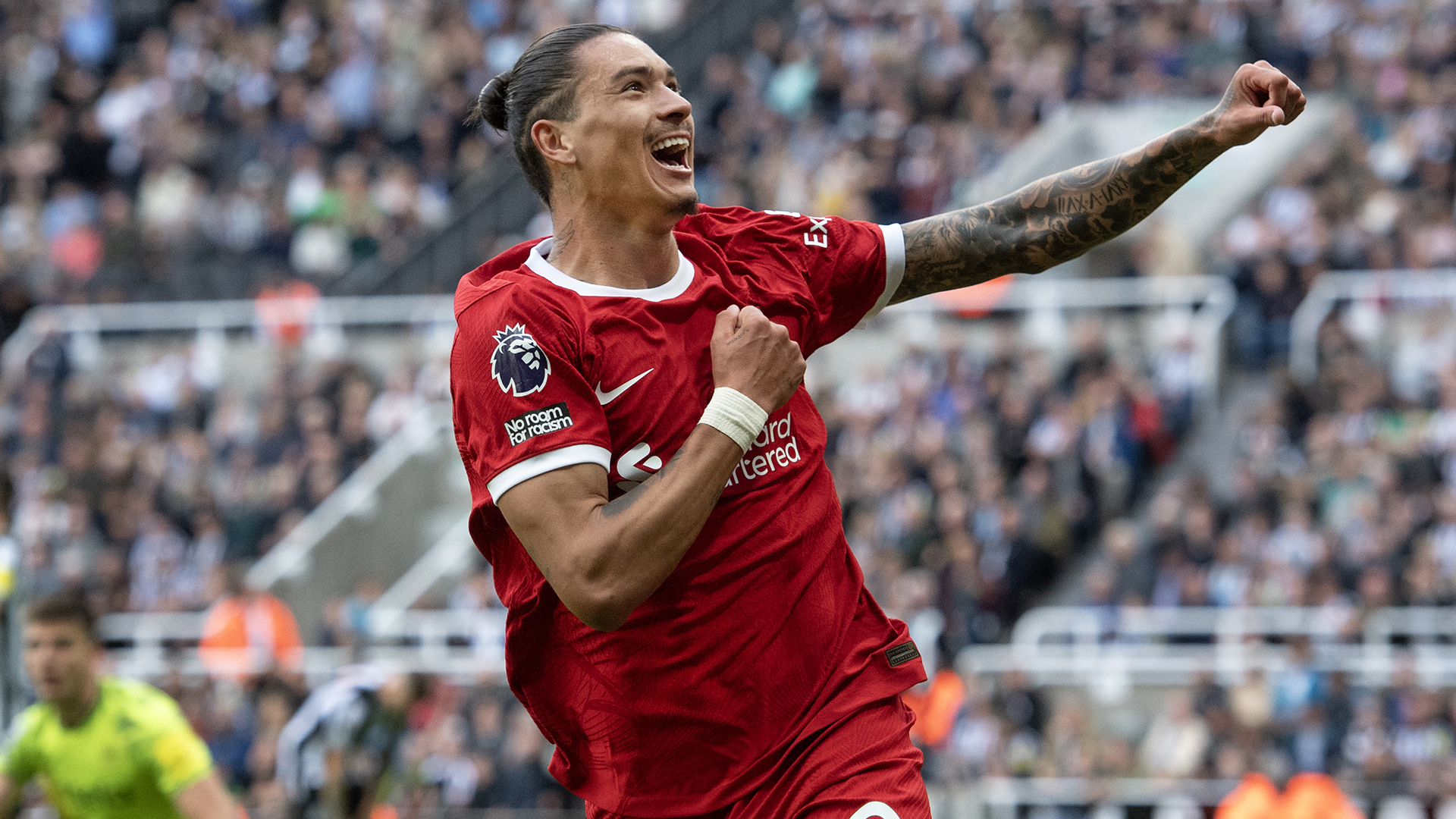 Darwin Nunez of Liverpool celebrates scoring the winning goal during the Premier League match between Newcastle United and Liverpool FC at St. James Park on August 27, 2023 in Newcastle upon Tyne, England.