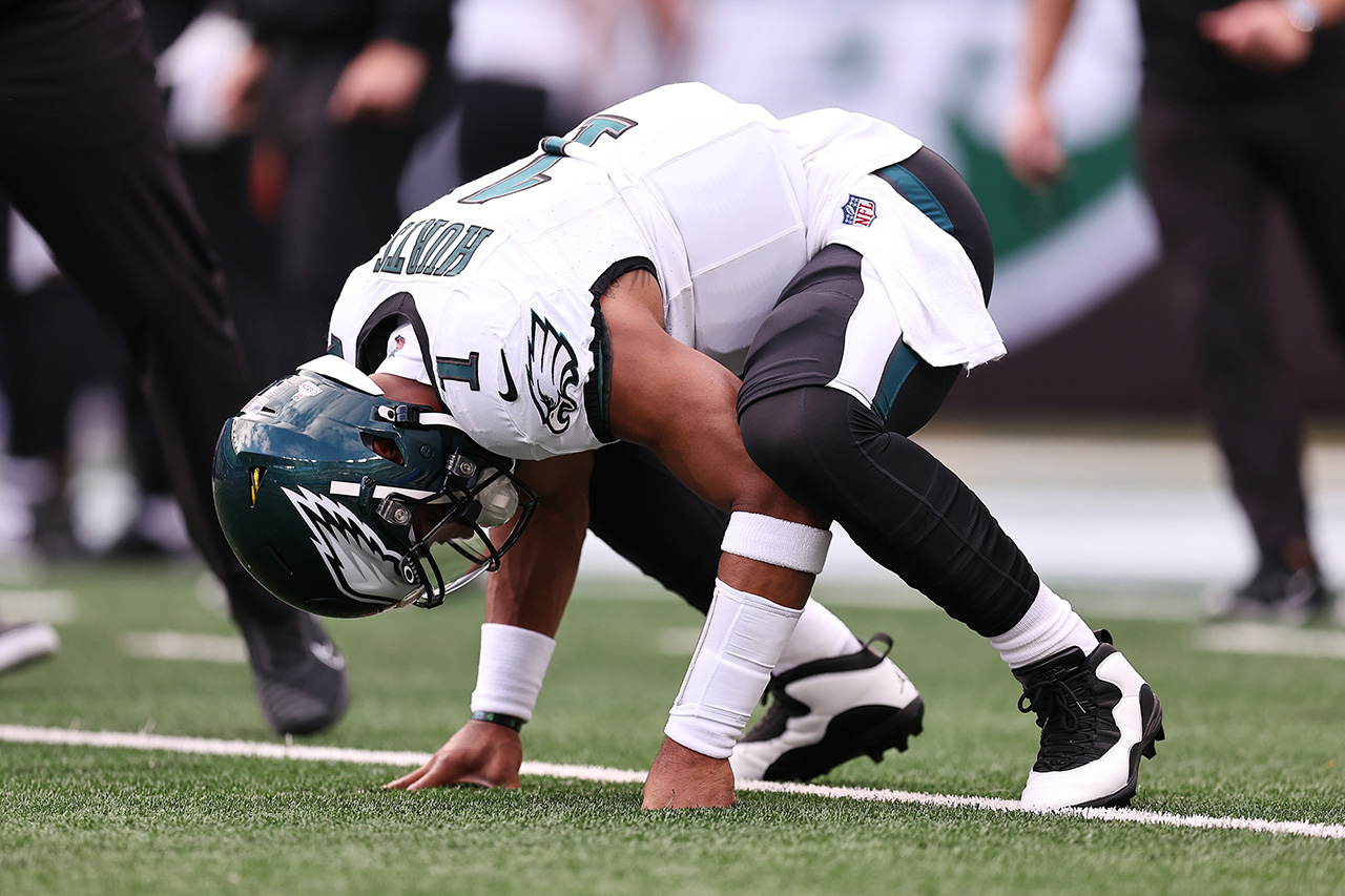 EAST RUTHERFORD, NEW JERSEY - OCTOBER 15: Jalen Hurts #1 of the Philadelphia Eagles warms up before the game against the New York Jets at MetLife Stadium on October 15, 2023 in East Rutherford, New Jersey.