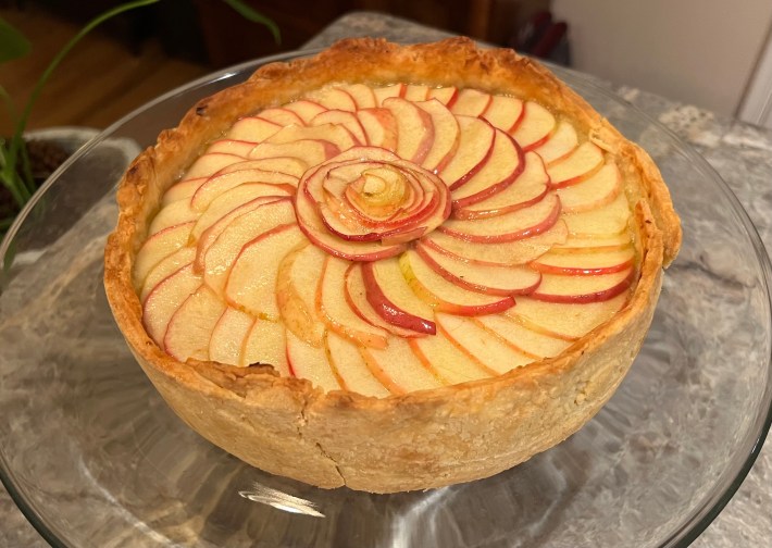 A finished tarte aux pommes.