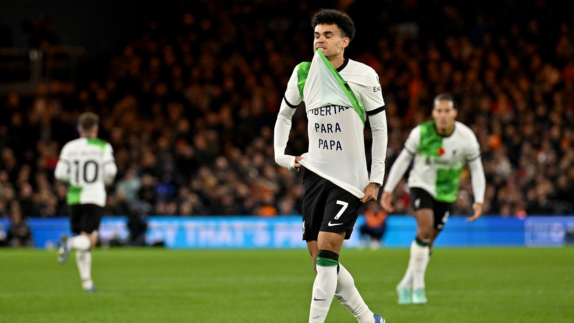 Luis Diaz of Liverpool celebrating after scoring the equalising goal during the Premier League match between Luton Town and Liverpool FC at Kenilworth Road on November 05, 2023 in Luton, England.