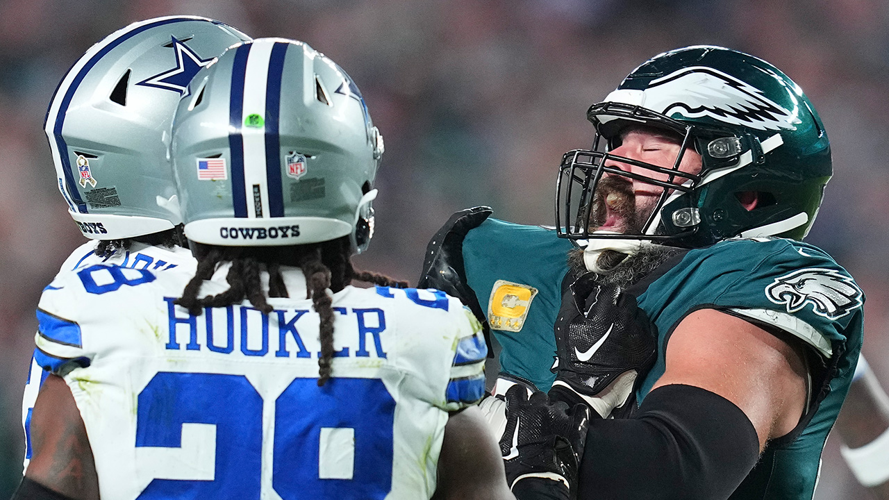 PHILADELPHIA, PENNSYLVANIA - NOVEMBER 5: Damone Clark #33 of the Dallas Cowboys gets into an altercation with Jason Kelce #62 of the Philadelphia Eagles at Lincoln Financial Field on November 5, 2023 in Philadelphia, Pennsylvania.