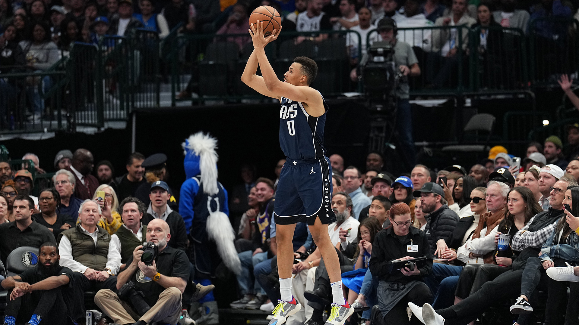 Dante Exum #0 of the Dallas Mavericks shoots the ball during the game against the Los Angeles Lakers on December 12, 2023 at the American Airlines Center in Dallas,