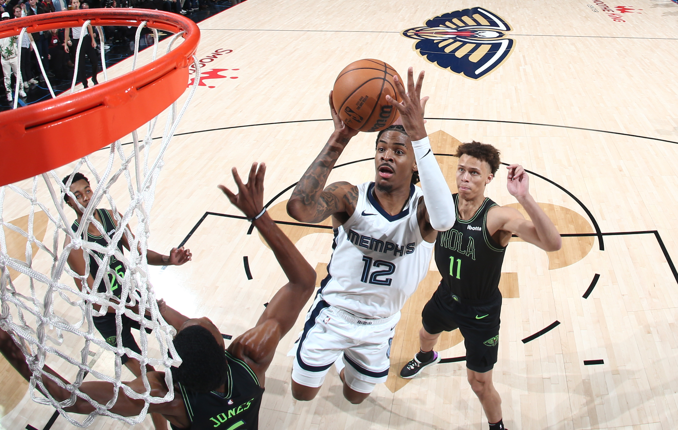 Ja Morant of the Grizzlies scores the game-winning basket against the Pelicans
