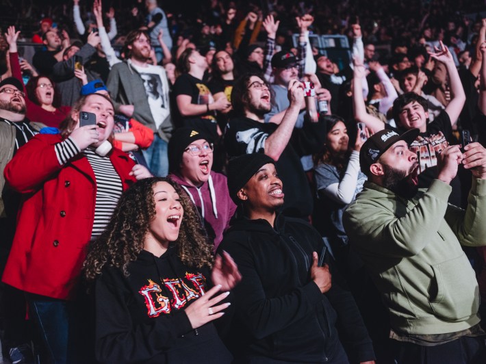 Fans cheer at AEW Worlds End.