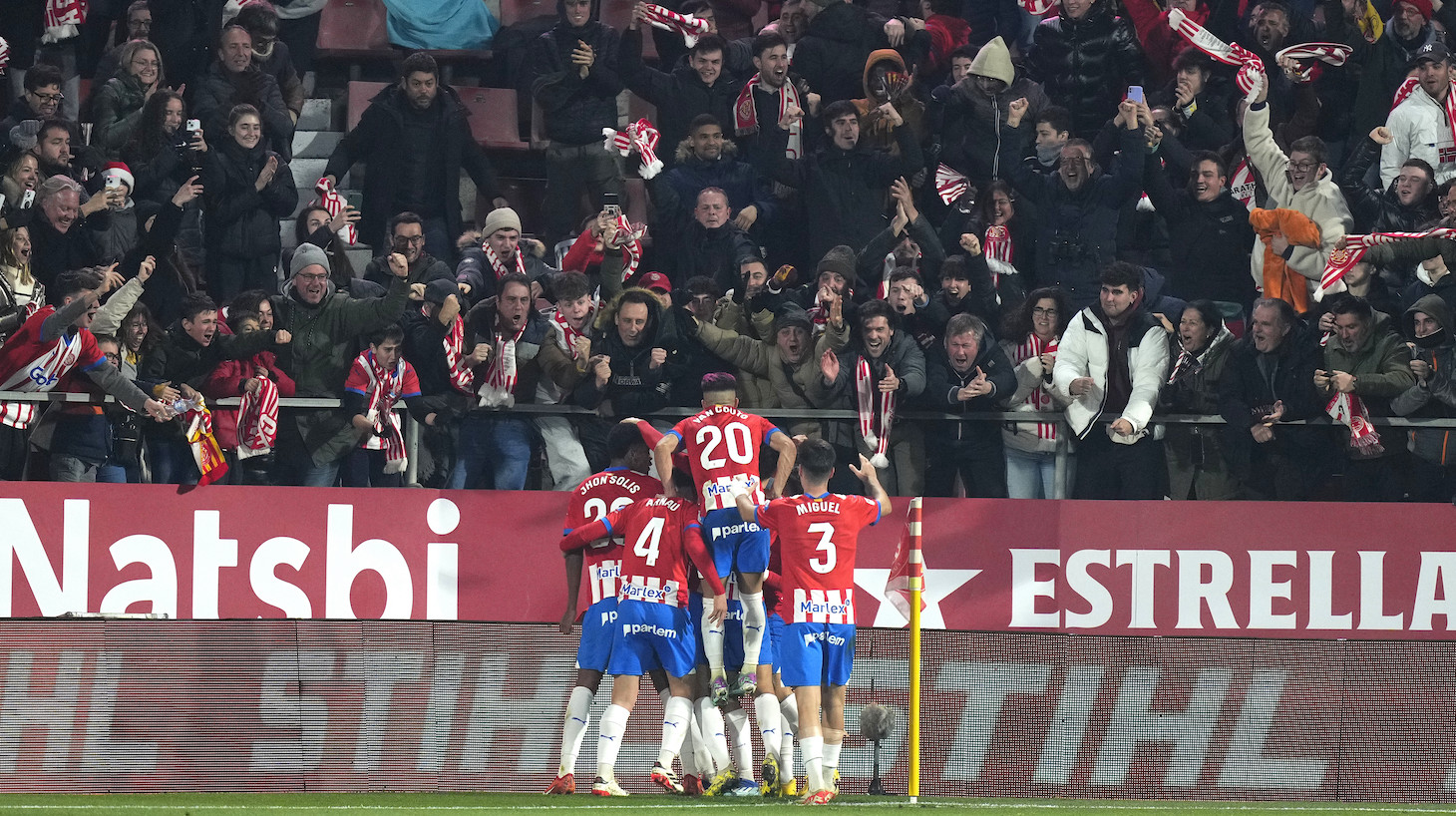 Ivan Martin (Girona FC) celebrates with his teammates after scoring during La Liga football match between Girona FC and Atletico de Madrid, at Montilivi Stadium on January 3, 2024 in Girona, Spain. Foto: Siu Wu