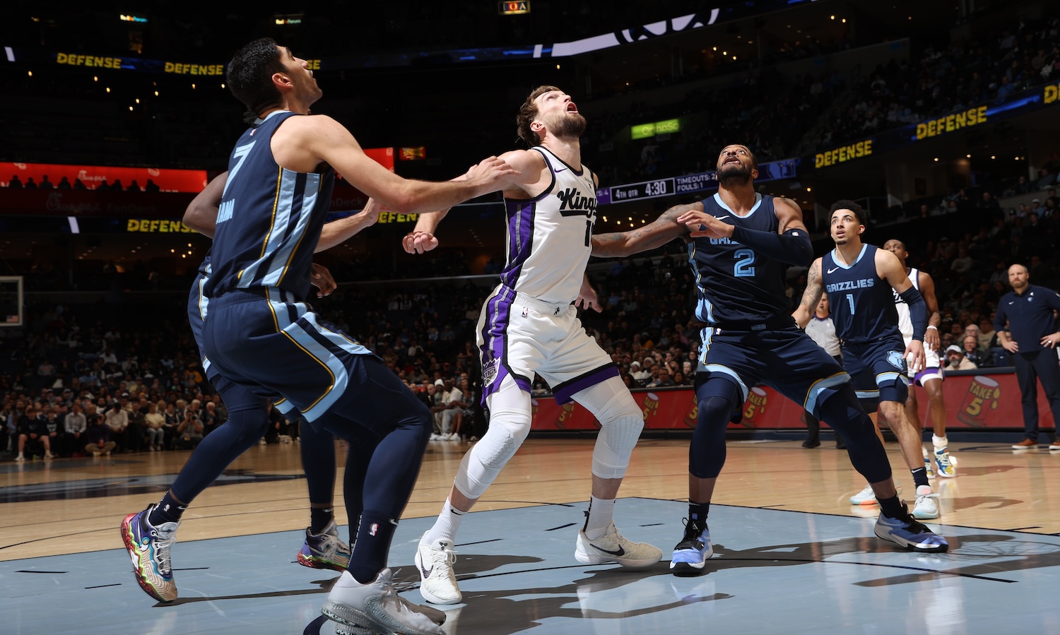MEMPHIS, TN - JANUARY 29: Domantas Sabonis #10 of the Sacramento Kings looks for a rebound during the game against the Memphis Grizzlies on January 29, 2024 at FedExForum in Memphis, Tennessee. NOTE TO USER: User expressly acknowledges and agrees that, by downloading and or using this photograph, User is consenting to the terms and conditions of the Getty Images License Agreement. Mandatory Copyright Notice: Copyright 2024 NBAE (Photo by Joe Murphy/NBAE via Getty Images)