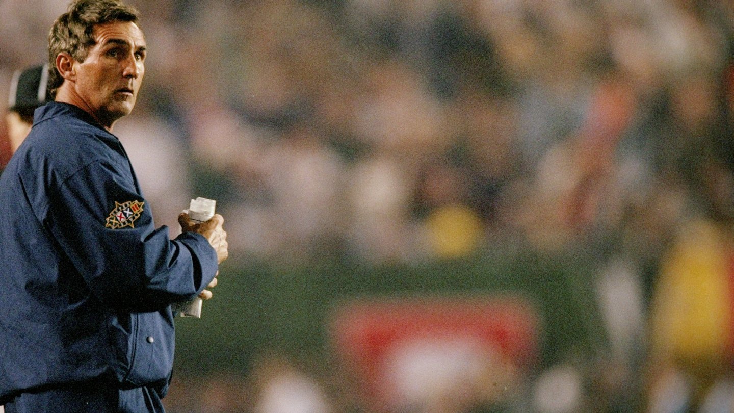 25 Jan 1998: Coach Mike Shanahan of the Denver Broncos during Super Bowl XXXII at Qualcomm Stadium in San Diego, California. The Denver Broncos defeated the Green Bay Packers 31-24. Mandatory Credit: Andy Lyons /Allsport