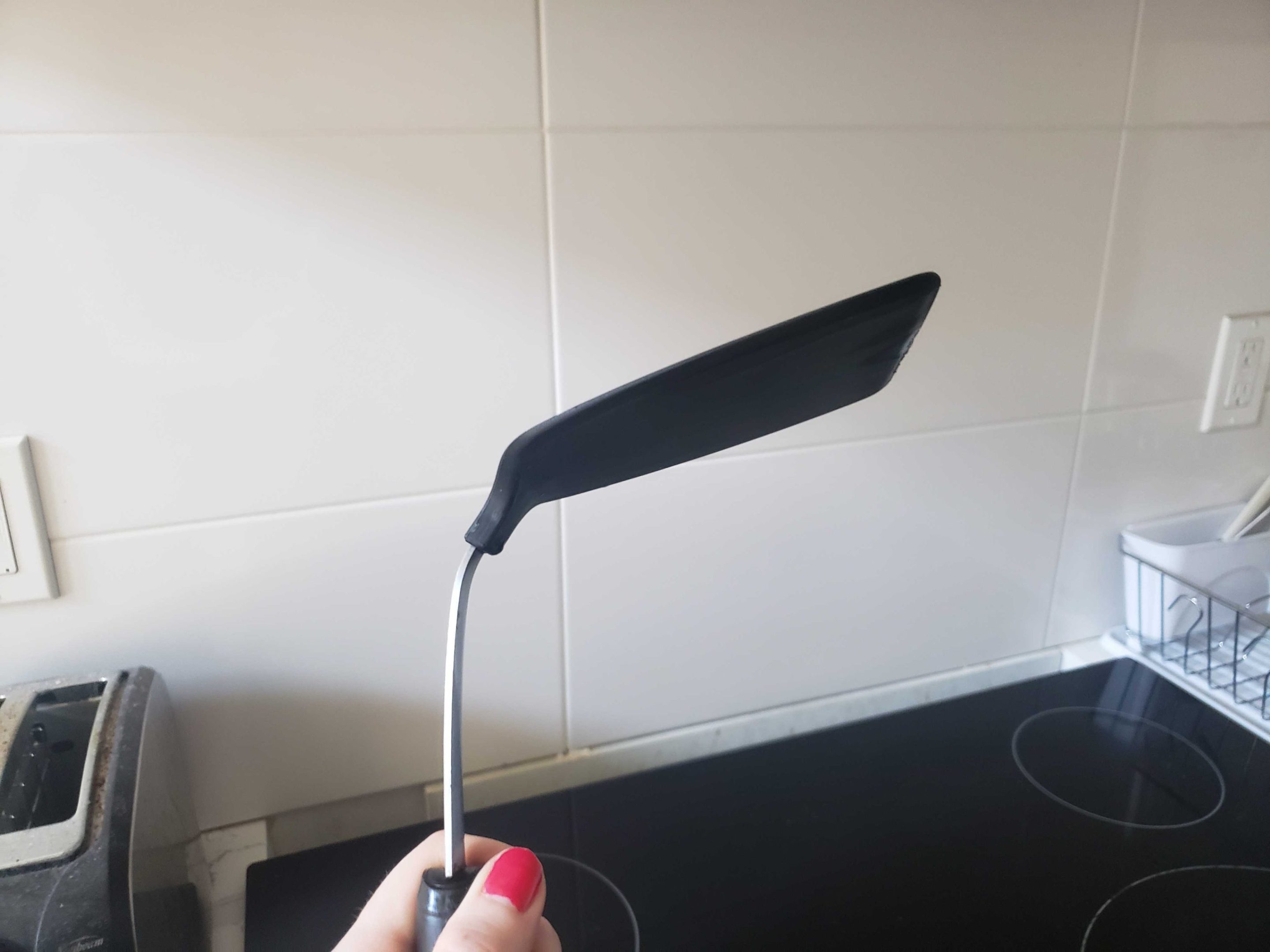 Lauren's spatula, with its shaft bent at an angle