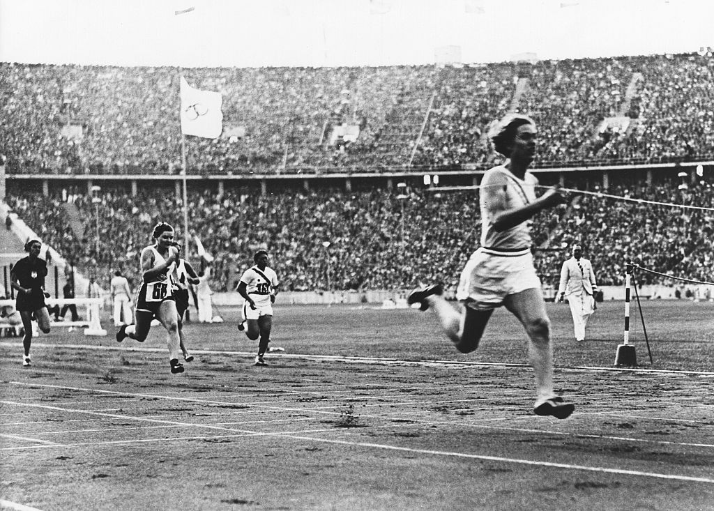 Helen Stephens running in the 1936 Olympics