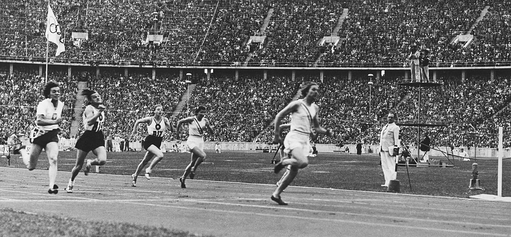 Stephens runs the 100-meter dash at the 1936 Olympics