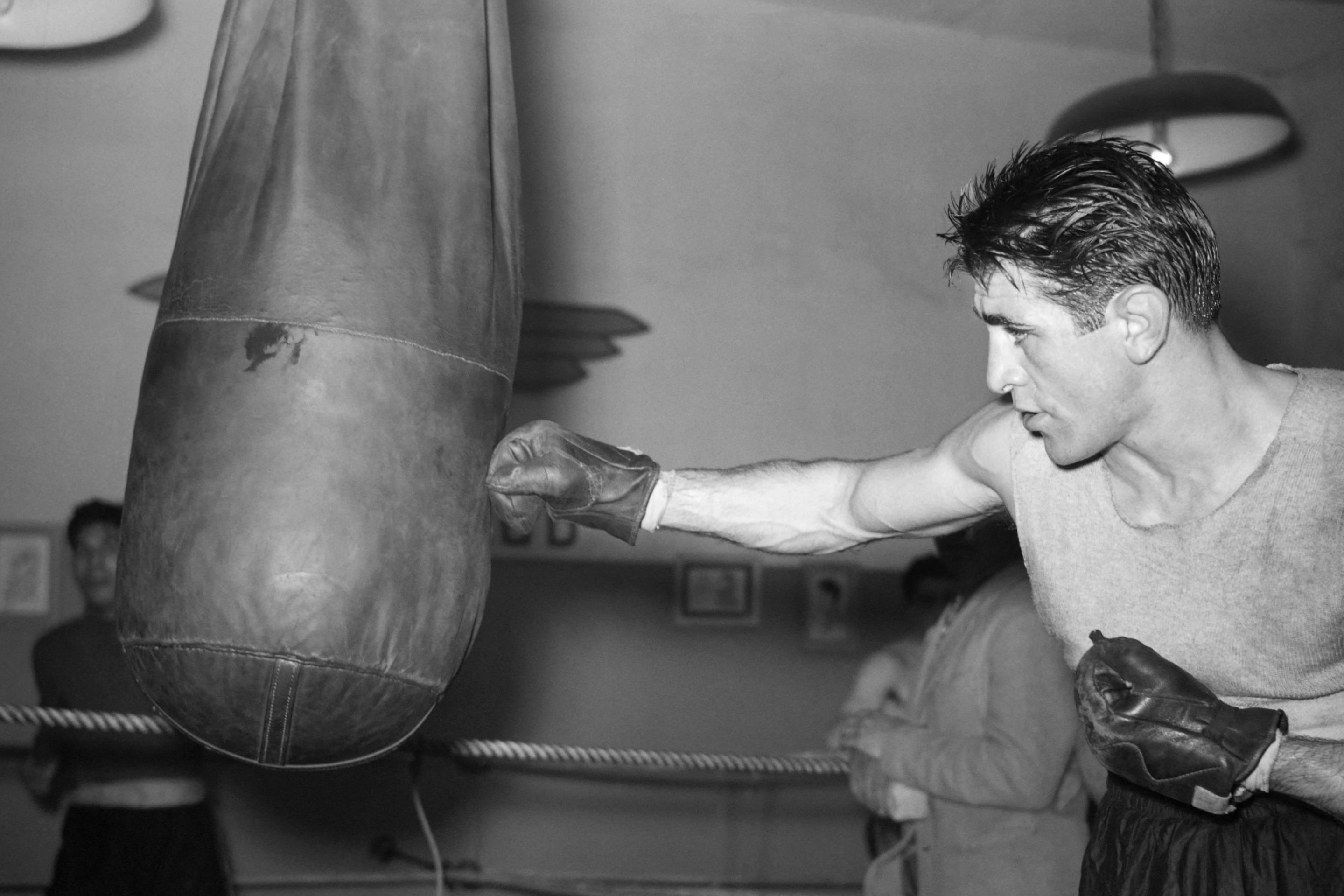 French boxer Laurent Dauthuille trains on October 27, 1946 at the Palais sed Sports in Paris before his match against Robert Charron.