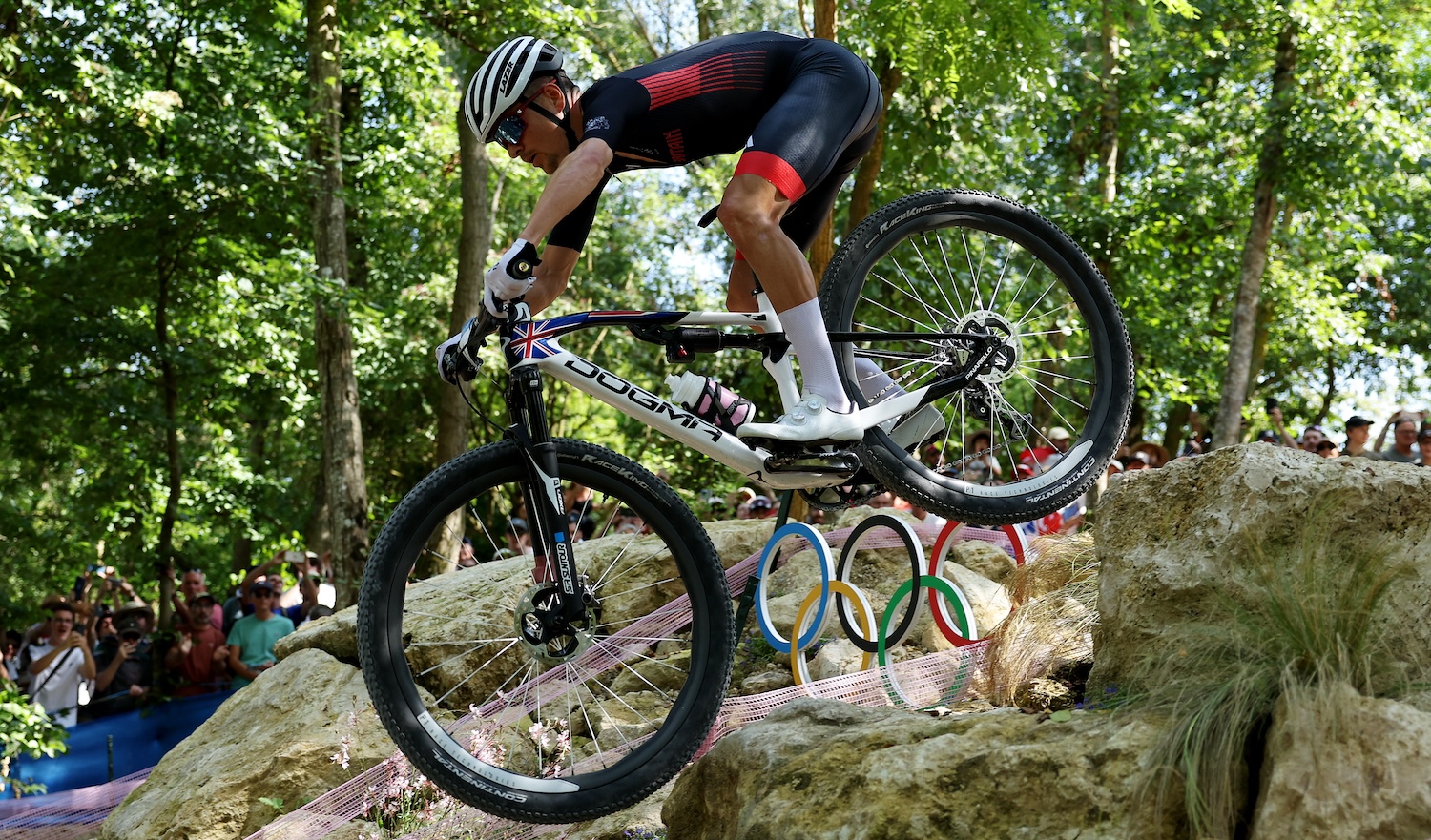 ELANCOURT, FRANCE - JULY 29: Thomas Pidcock of Team Great Britain competes during the Men's Cross-Country on day three of the Olympic Games Paris 2024 at Elancourt Hill on July 29, 2024 in Elancourt, France. (Photo by Alex Broadway/Getty Images)