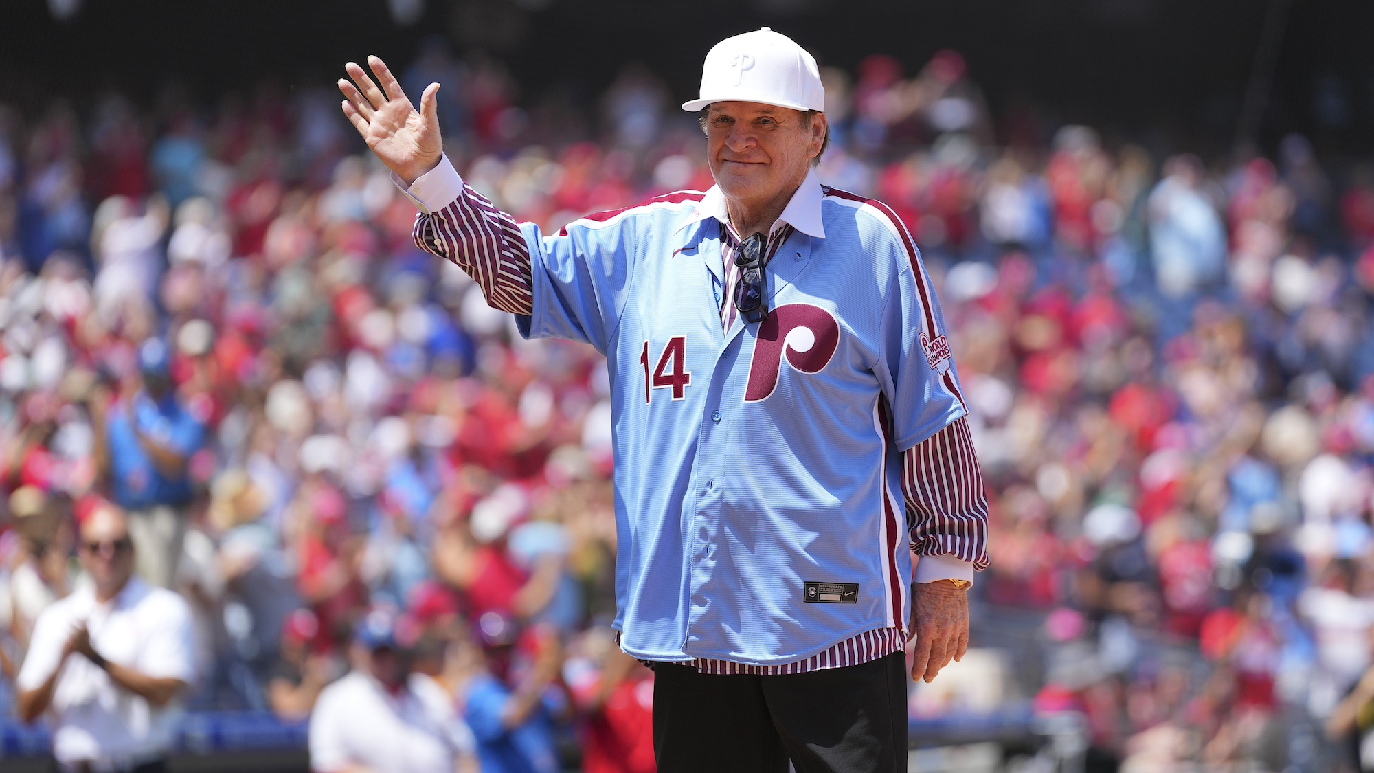 PHILADELPHIA, PA - AUGUST 07: Former Philadelphia Phillies player Pete Rose acknowledges the crowd prior to the game against the Washington Nationals at Citizens Bank Park on August 7, 2022 in Philadelphia, Pennsylvania. The Phillies defeated the Nationals 13-1. (Photo by Mitchell Leff/Getty Images)