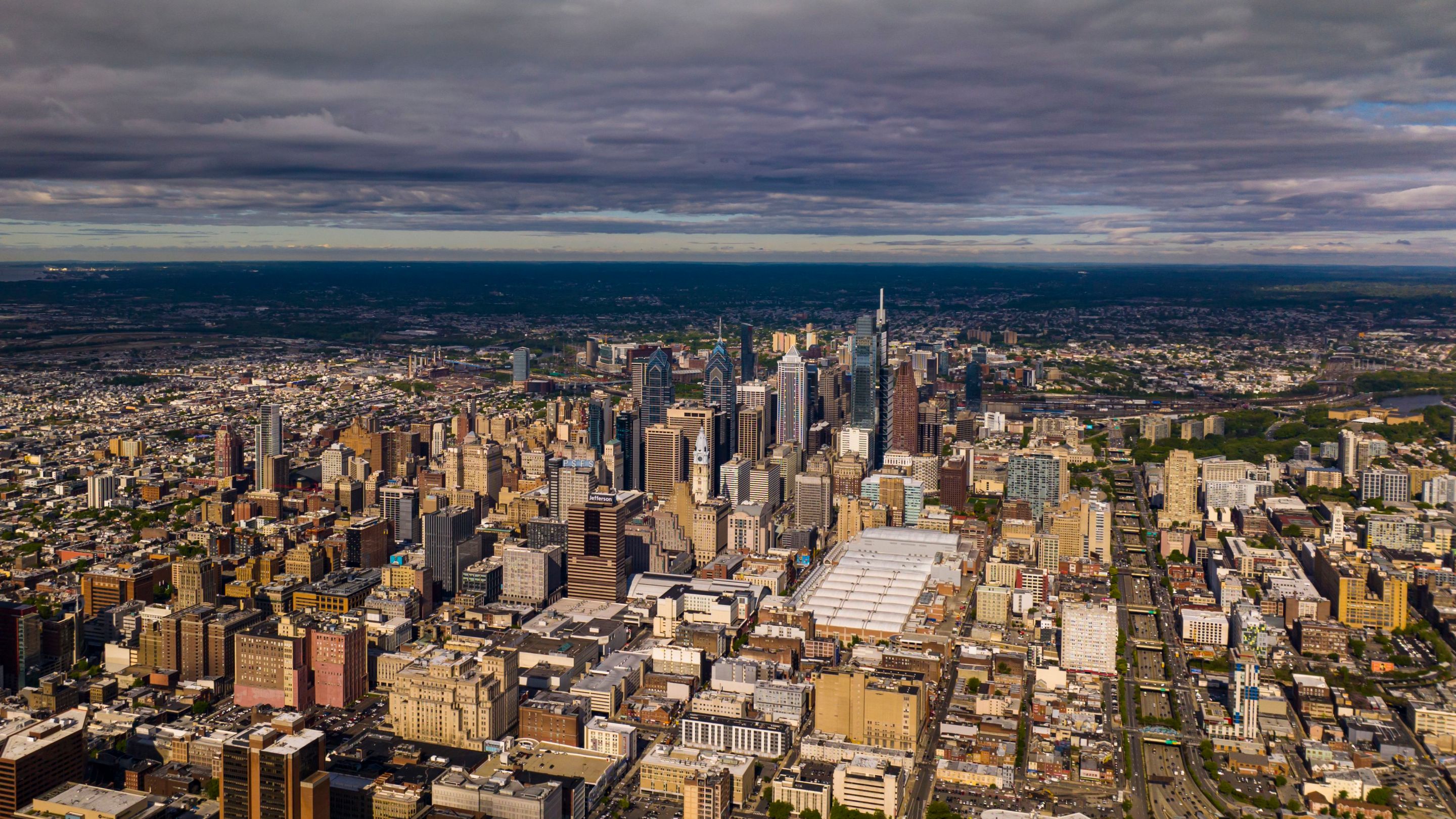 Philadelphia skyline with white puffy clouds focusing on William Penn Statue Broad Street area, Pennsylvania. (Photo by: Visions of America/Joseph Sohm/Universal Images Group via Getty Images)