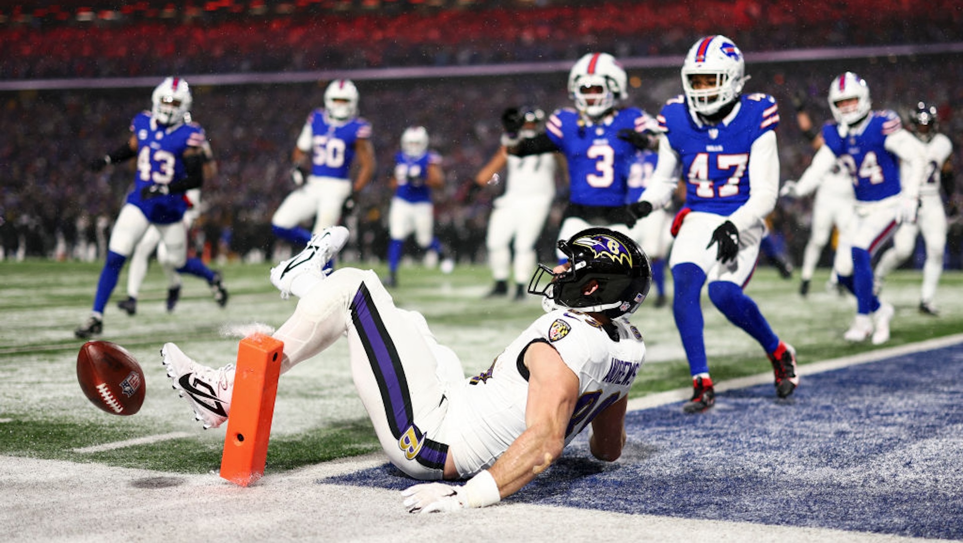 ORCHARD PARK, NEW YORK - JANUARY 19: Mark Andrews #89 of the Baltimore Ravens drops a pass on a two-point conversion during the second half of an NFL football divisional playoff game against the Buffalo Bills at Highmark Stadium on January 19, 2025 in Orchard Park, New York.