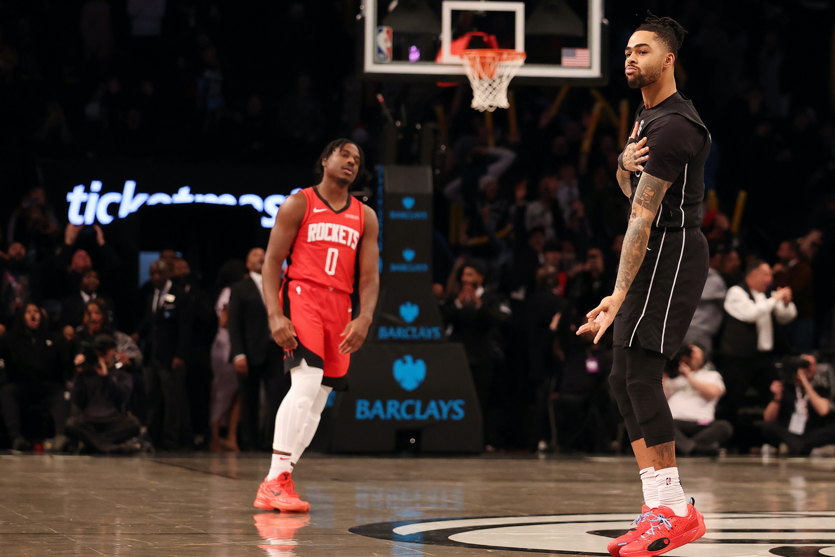 D'Angelo Russell celebrates after hitting a game-winner