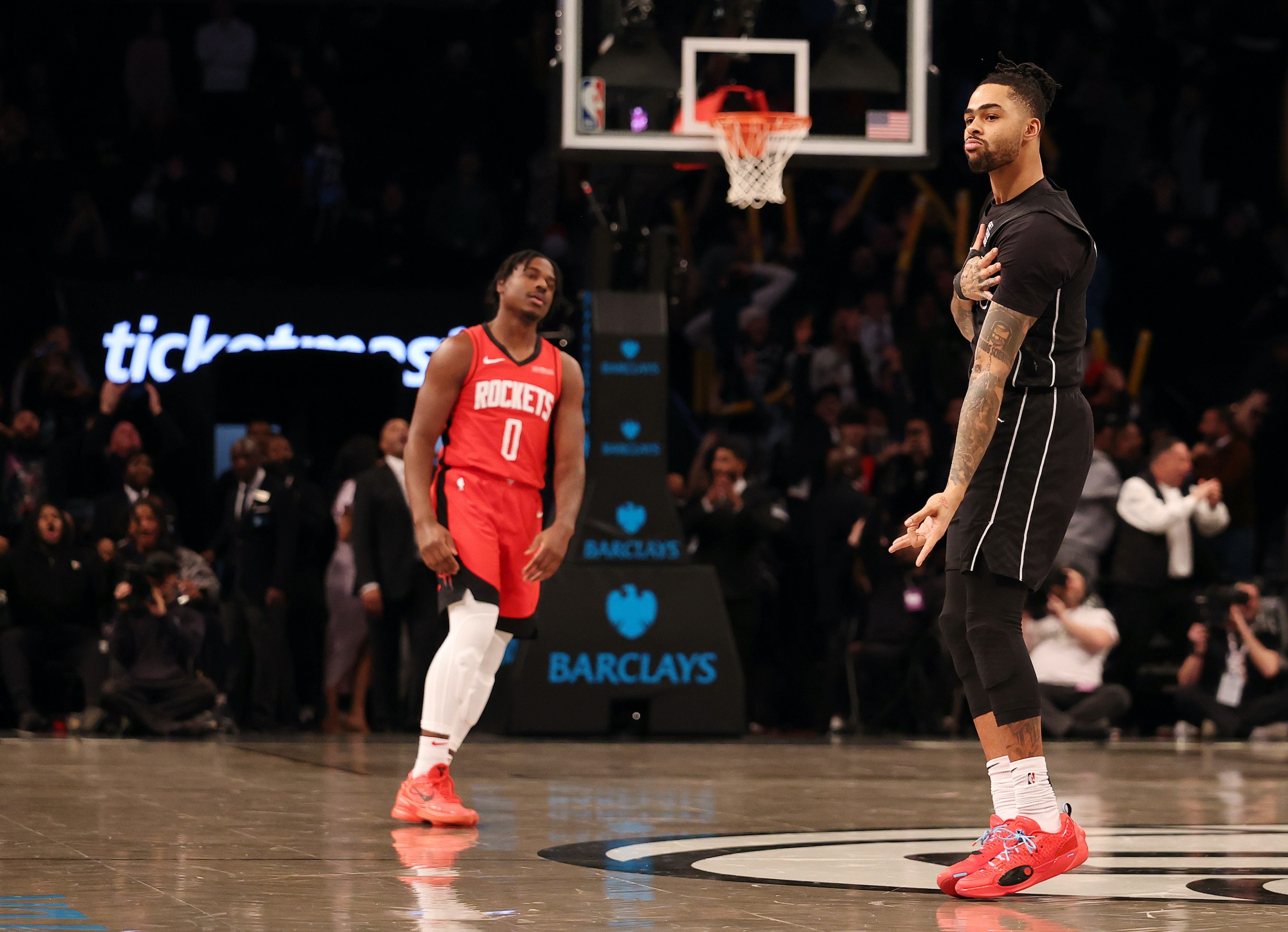 D'Angelo Russell celebrates after hitting a game-winner