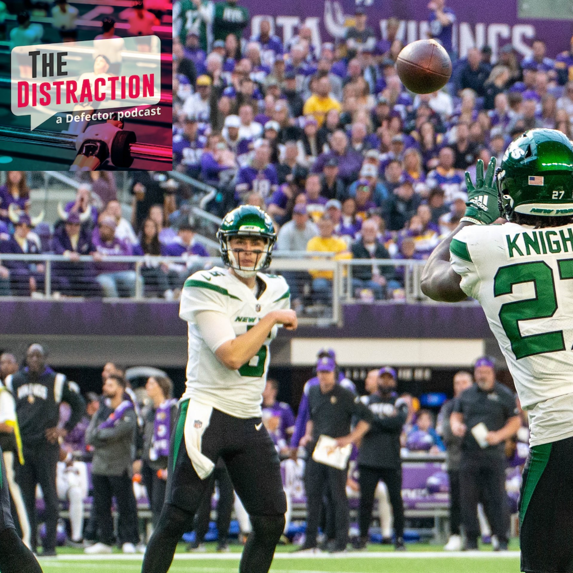 New York Jets running back Zonovan Knight (27) catches a pass from New York Jets quarterback Mike White (5) during the NFL game between the New York Jets and the Minnesota Vikings on December 4th, 2022.