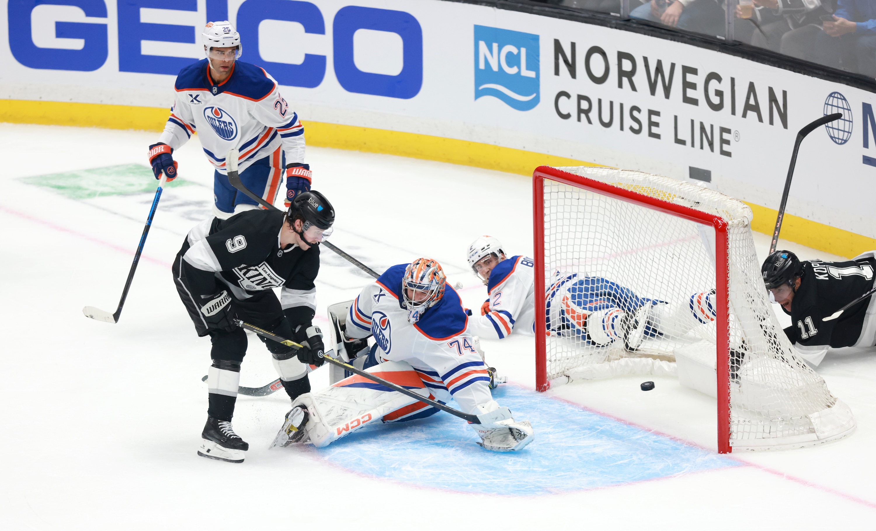 LOS ANGELES, CALIFORNIA - APRIL 21: Adrian Kempe #9 of the Los Angeles Kings scores a goal against Stuart Skinner #74 of the Edmonton Oilers in the second period during Game One of the First Round of the 2025 Stanley Cup Playoffs at Crypto.com Arena on April 21, 2025 in Los Angeles, California. (Photo by Nicole Vasquez /NHLI via Getty Images)