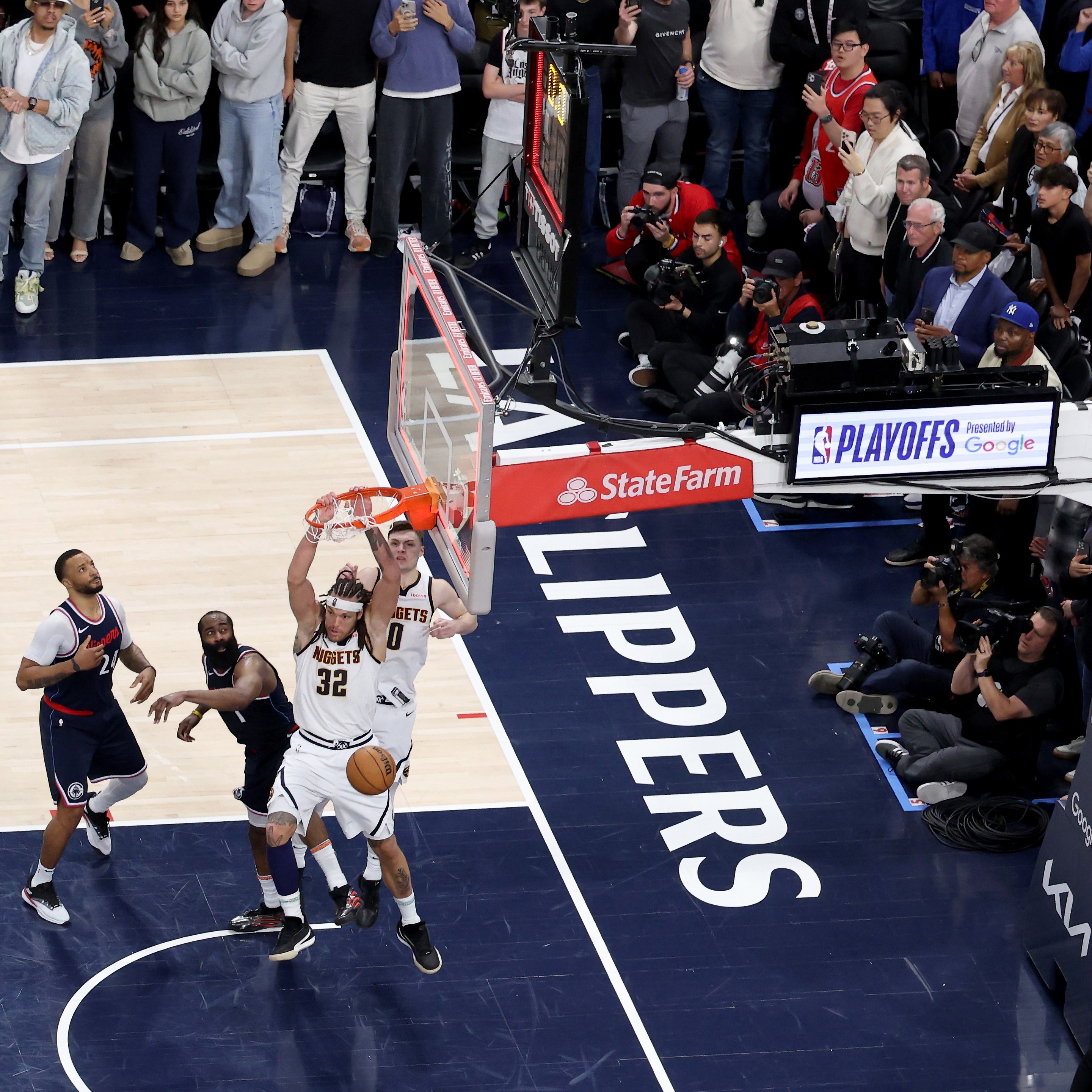 Aaron Gordon #32 of the Denver Nuggets dunks the game winning basket during the fourth quarter in Game Four of the Western Conference First Round NBA Playoffs against the LA Clippers