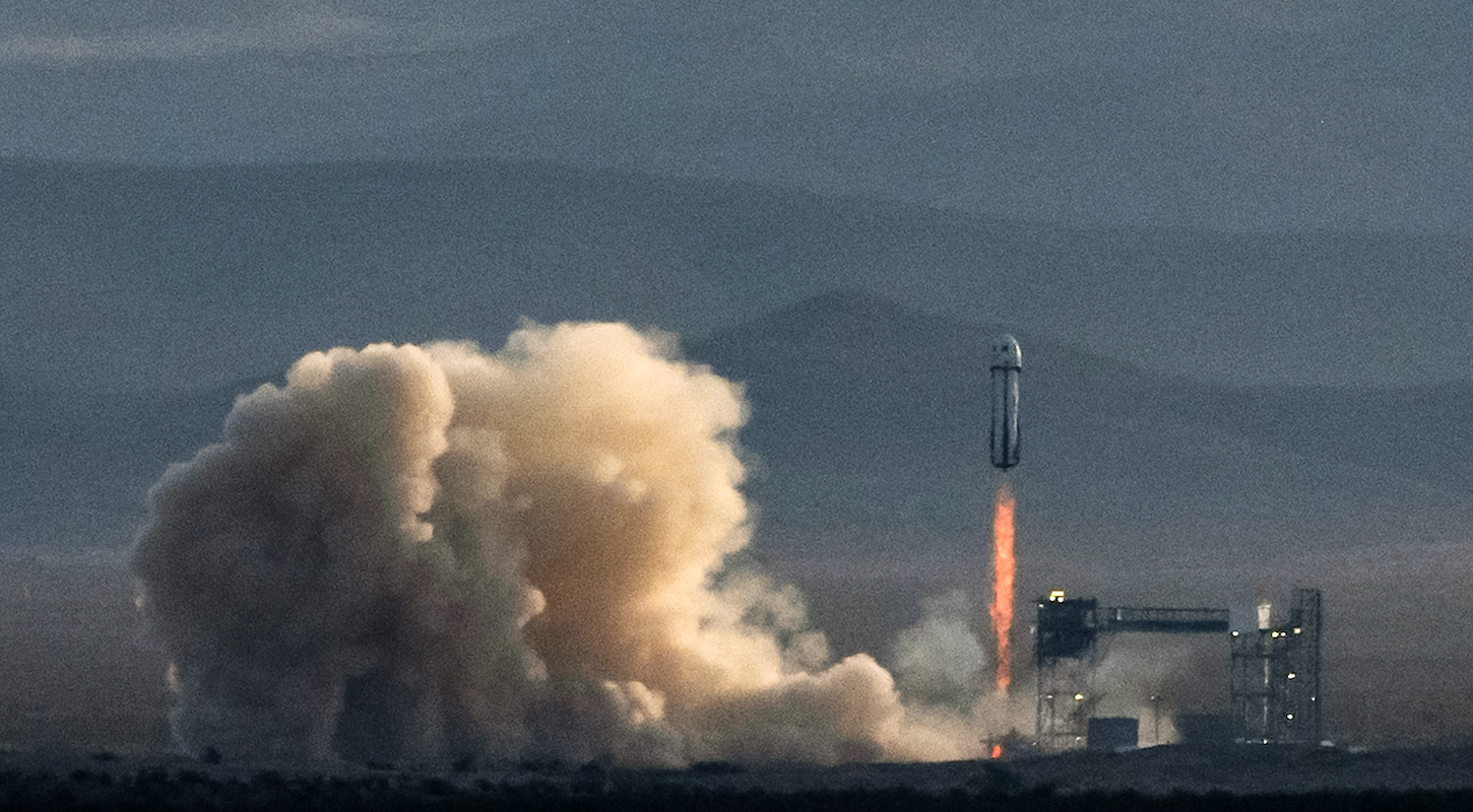 Blue Origin’s New Shepard rocket carrying astronauts Aisha Bowe, Amanda Nguyễn, Kerianne Flynn, Gayle King, Katy Perry, and Lauren Sánchez, lifts off from Launch Site One north of Van Horn, Texas on April 14, 2025.