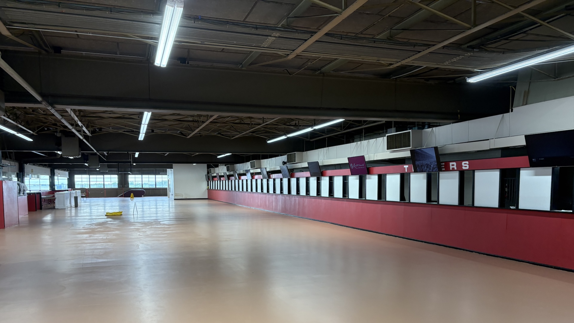 An empty concourse at Pimlico