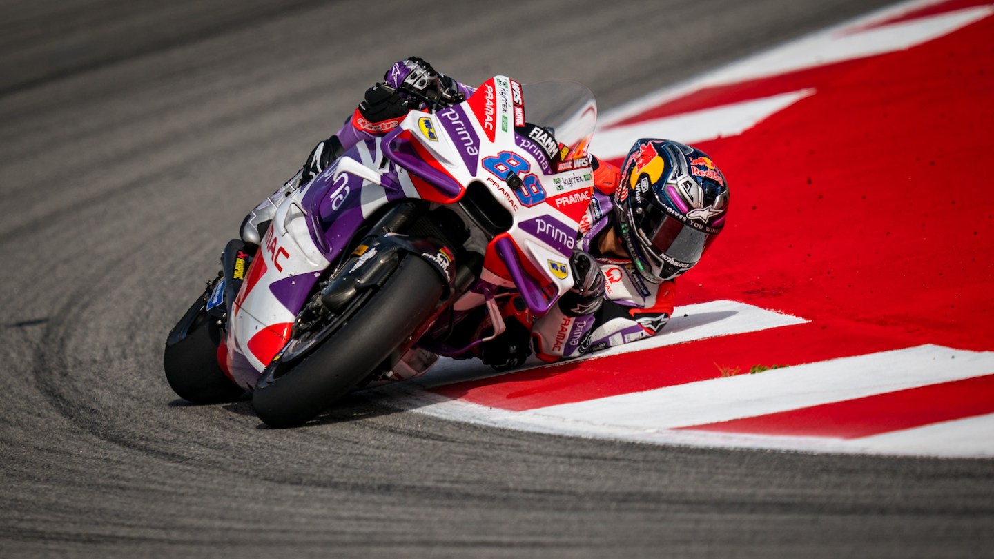 Jorge Martin of Spain and Prima Pramac Racing rides with shoulder down during the free practice of the MotoGP Gran Premi Monster Energy de Catalunya at Circuit de Barcelona-Catalunya on September 01, 2023 in Barcelona, Spain.