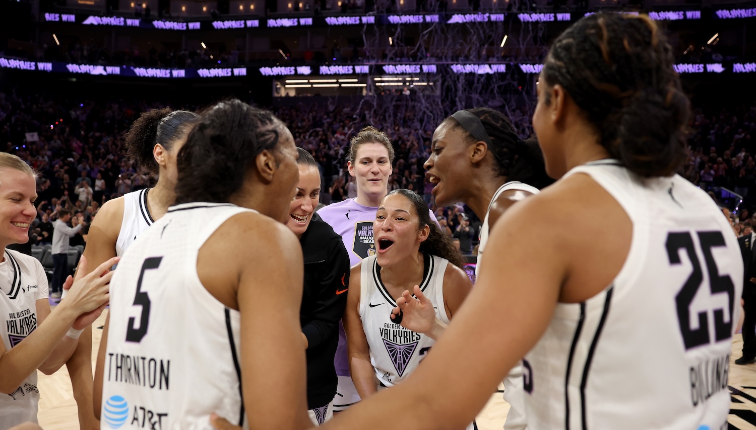 SAN FRANCISCO, CALIFORNIA - MAY 21: Veronica Burton (center) #22 of the Golden State Valkyries celebrates with her team after the Valkyries beat the Washington Mystics at Chase Center on May 21, 2025 in San Francisco, California. NOTE TO USER: User expressly acknowledges and agrees that, by downloading and or using this Photograph, user is consenting to the terms and conditions of the Getty Images License Agreement. (Photo by Ezra Shaw/Getty Images)