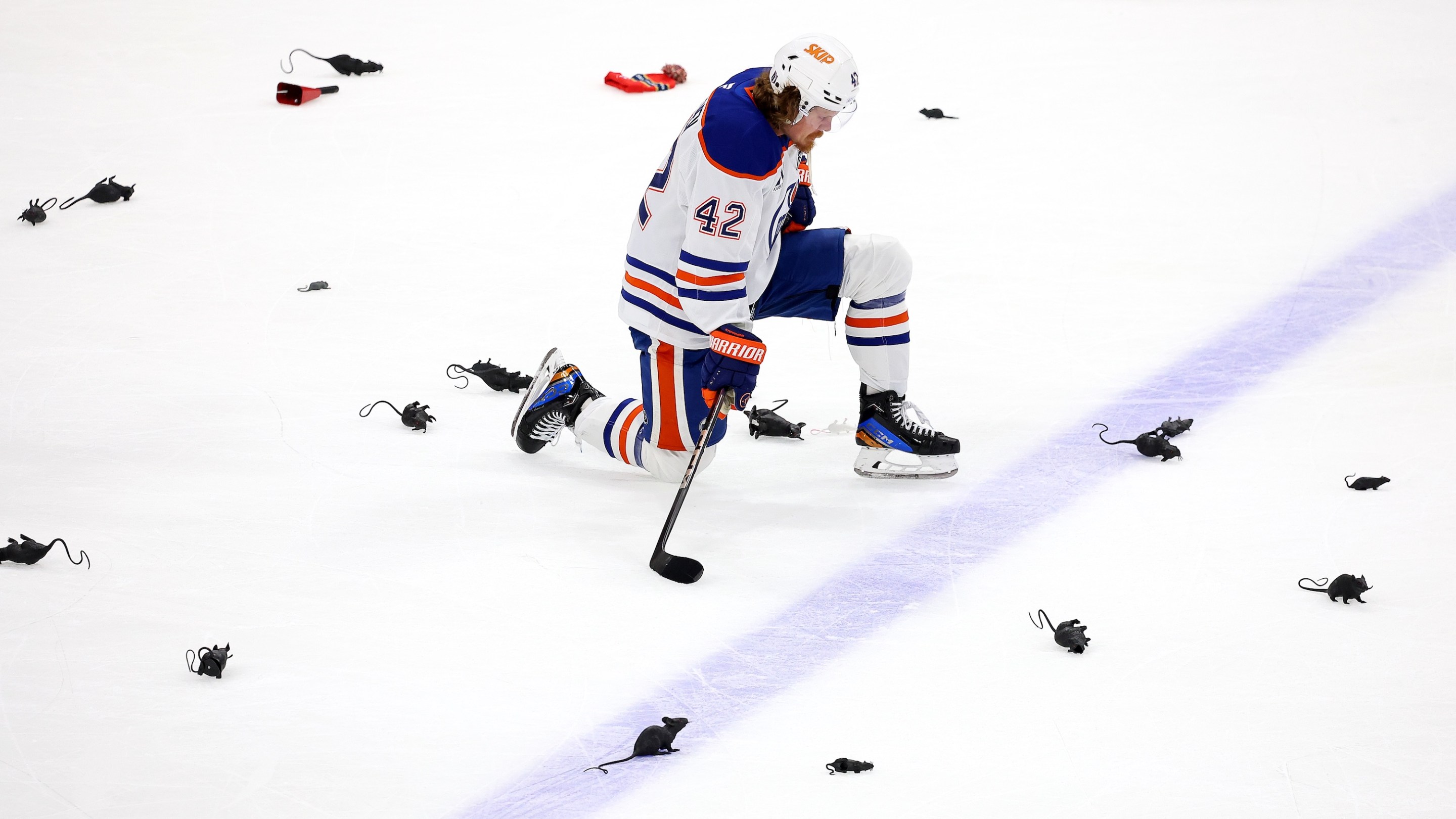 SUNRISE, FLORIDA - JUNE 17: Kasperi Kapanen #42 of the Edmonton Oilers reacts after losing to the Florida Panthers 5-1 in Game Six of the 2025 Stanley Cup Final at Amerant Bank Arena on June 17, 2025 in Sunrise, Florida. (Photo by Mike Carlson/Getty Images)